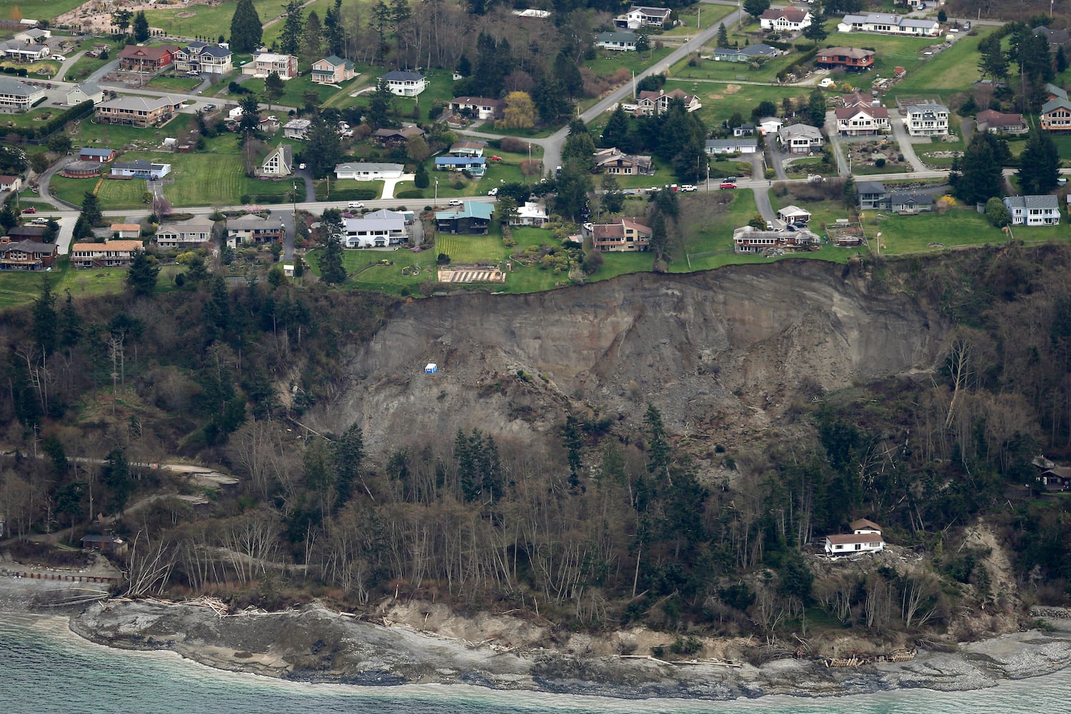 Homes threatened in Washington state