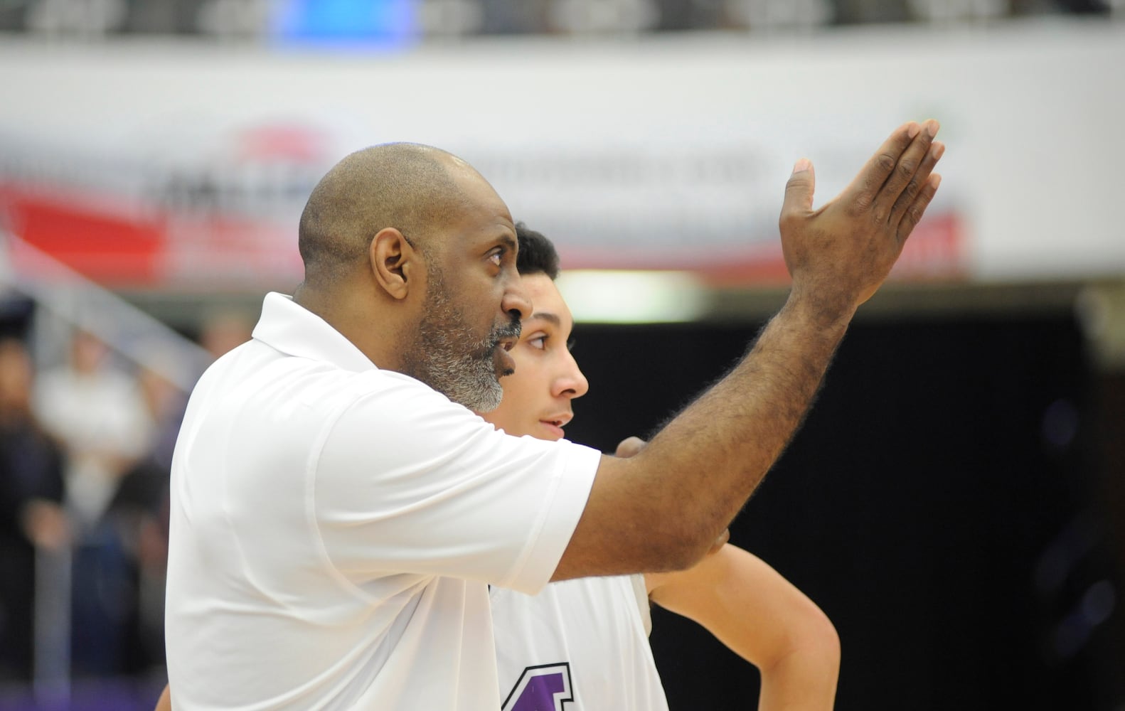 PHOTOS: Dunbar at Middletown, boys basketball