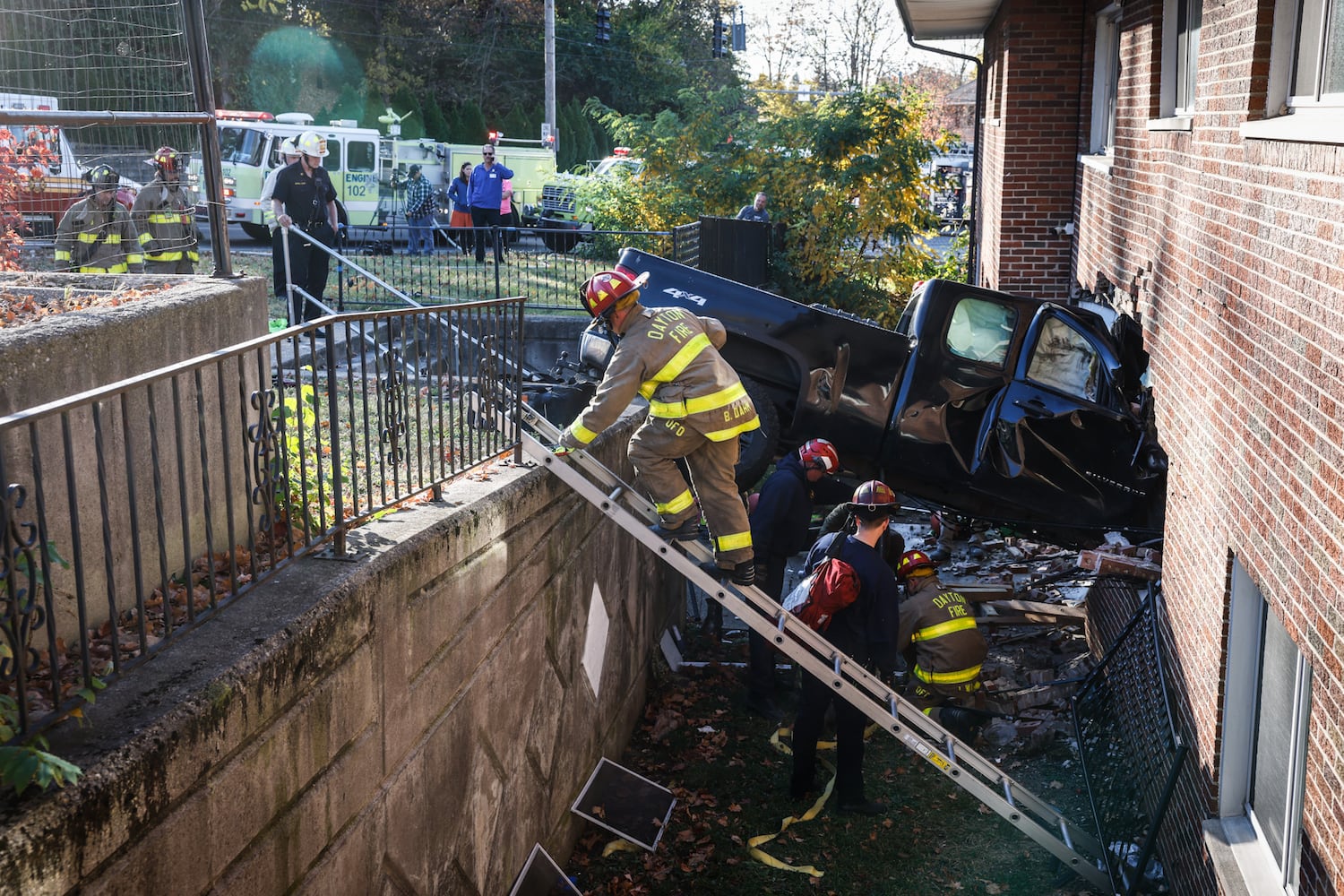 Wayne and Wilmington pickup into building