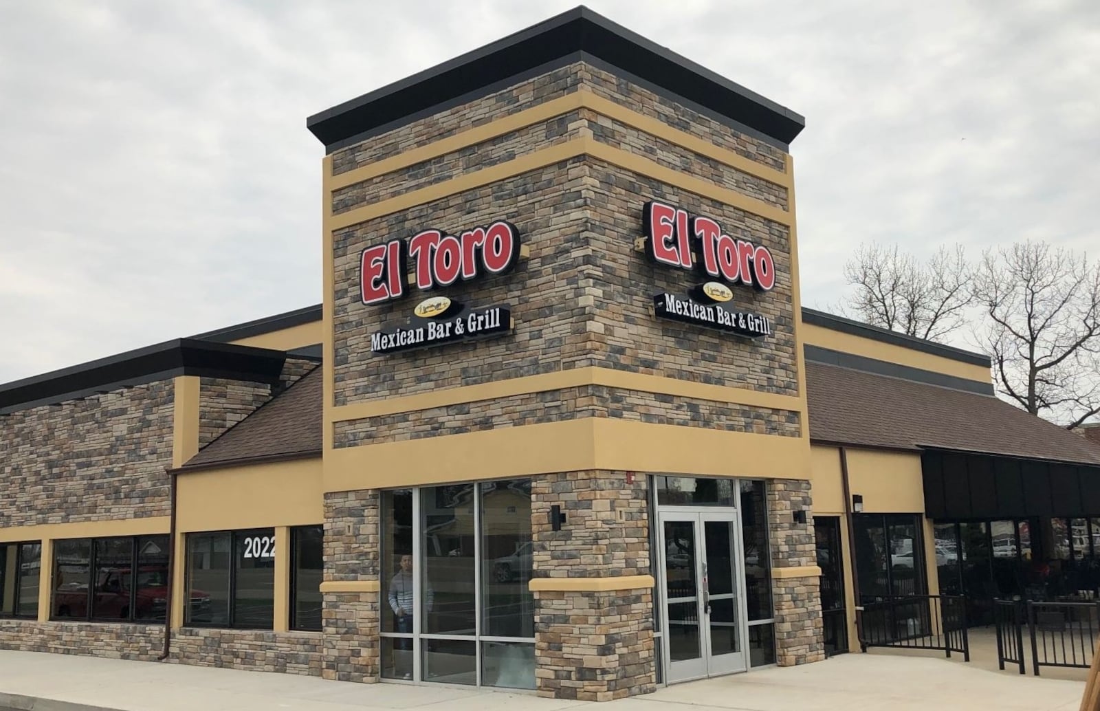 El Toro Mexican Bar & Grill will relocate its restaurant currently across from the Dayton Mall to a former TGI Fridays in the Southtown Center just east of the mall.