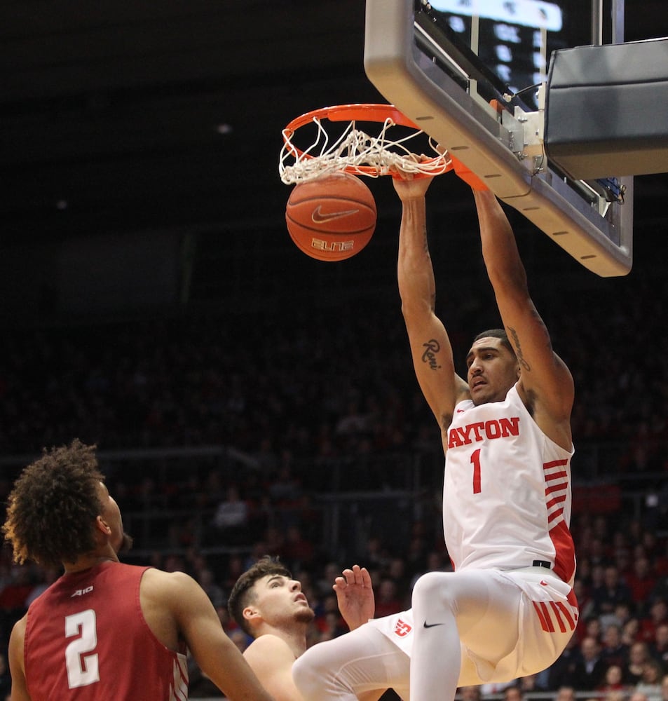 Twenty photos: Dayton Flyers vs. Saint Joseph’s Hawks