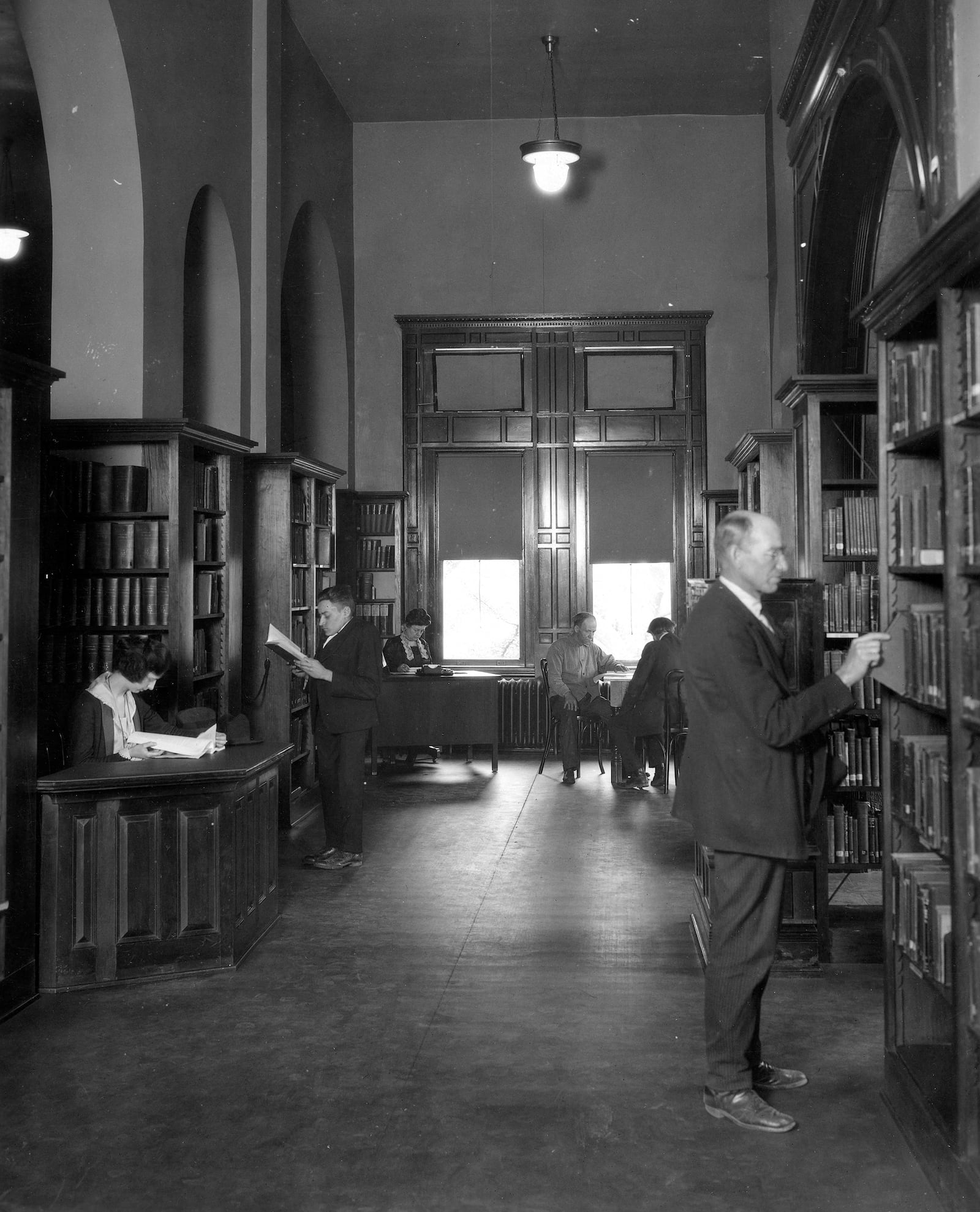 A 1922 view of the technology department of the Dayton Library. DAYTON METRO LIBRARY