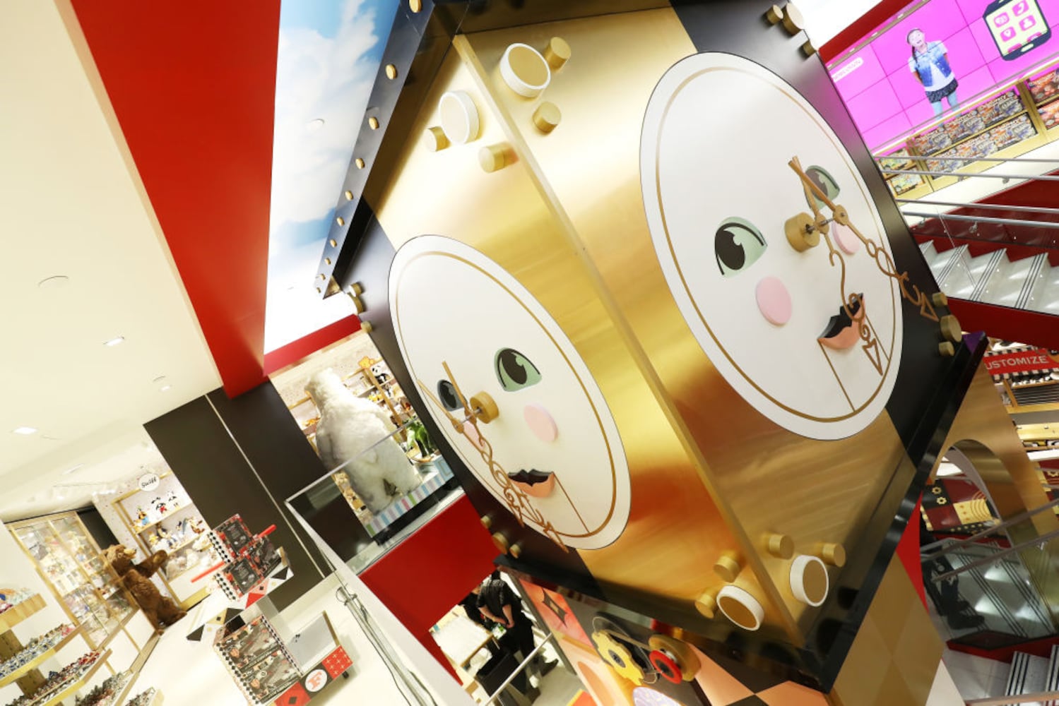 Photos: New FAO Schwarz toy store opens at 30 Rockefeller Plaza