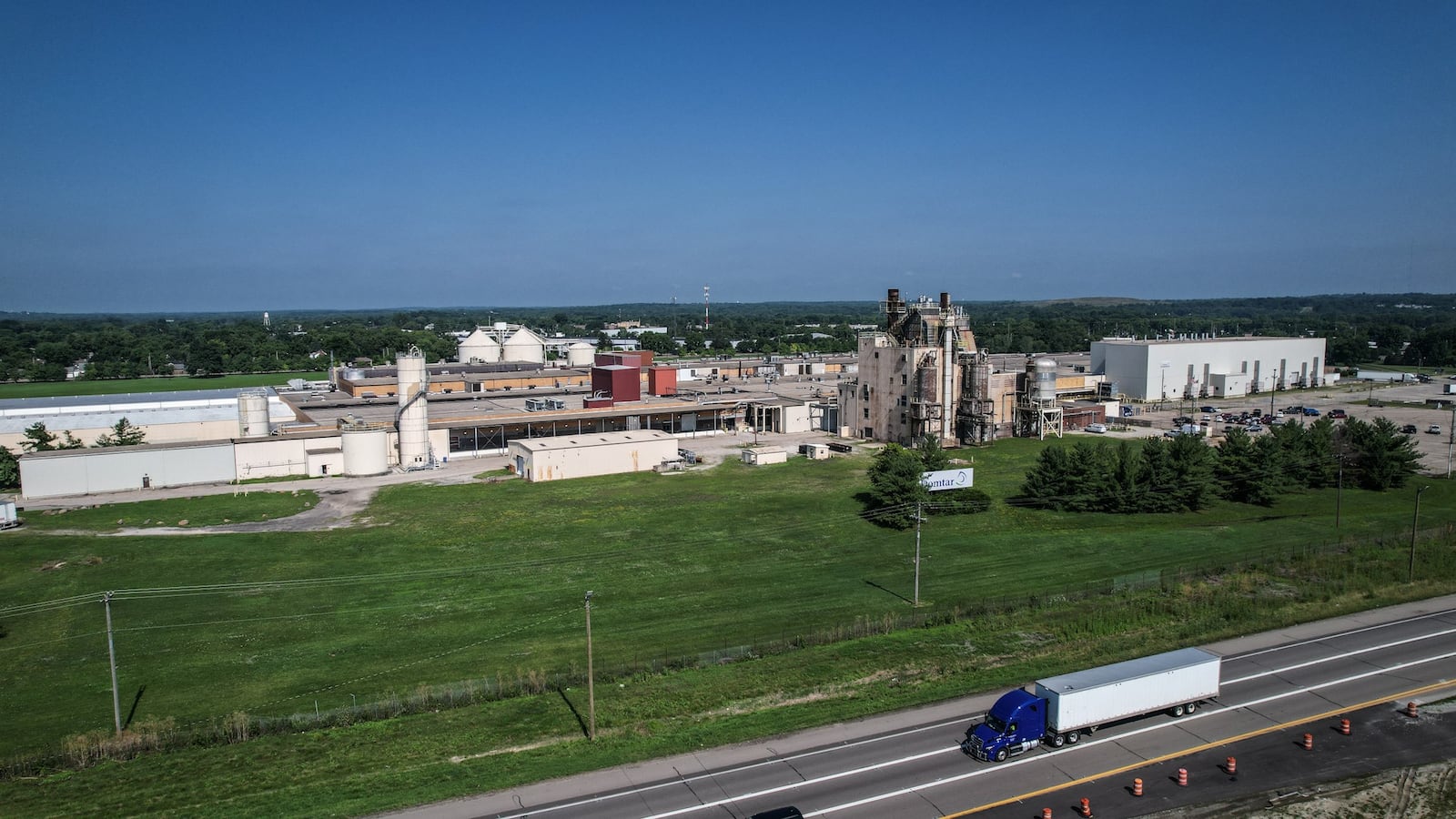 Industrial Realty Group acquired a 662,000-square-foot manufacturing property in West Carrollton near Interstate 75. The property is now leased to Domtar and was the home to Appleton Paper. JIM NOELKER/STAFF