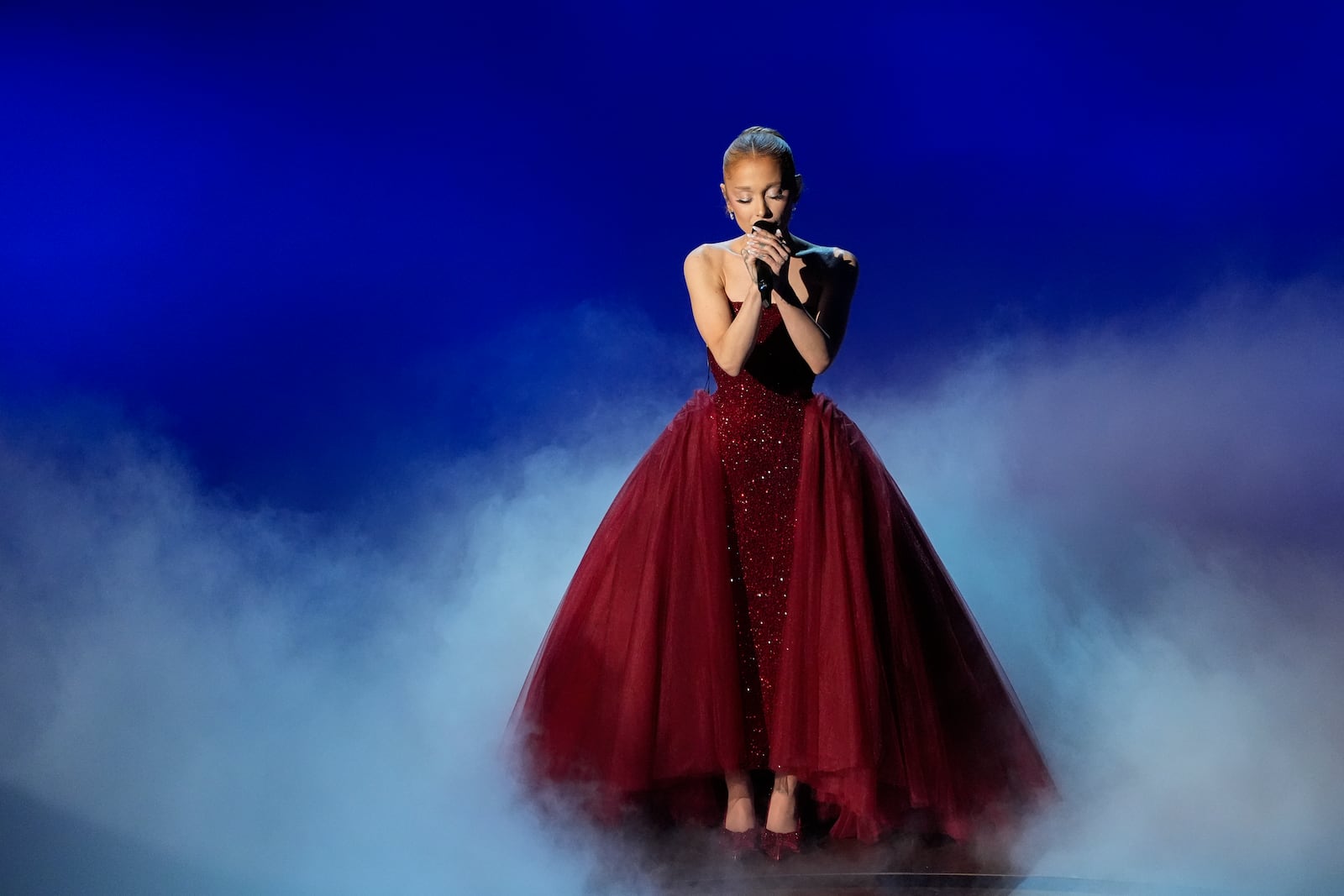 Ariana Grande performs 'Over the Rainbow" during the Oscars on Sunday, March 2, 2025, at the Dolby Theatre in Los Angeles. (AP Photo/Chris Pizzello)