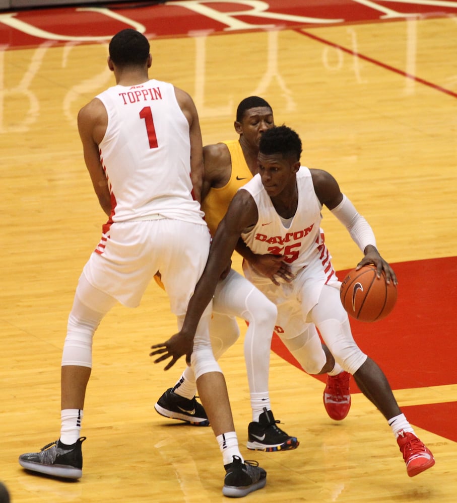 Dayton Flyers: 30 photos for a 30-point victory