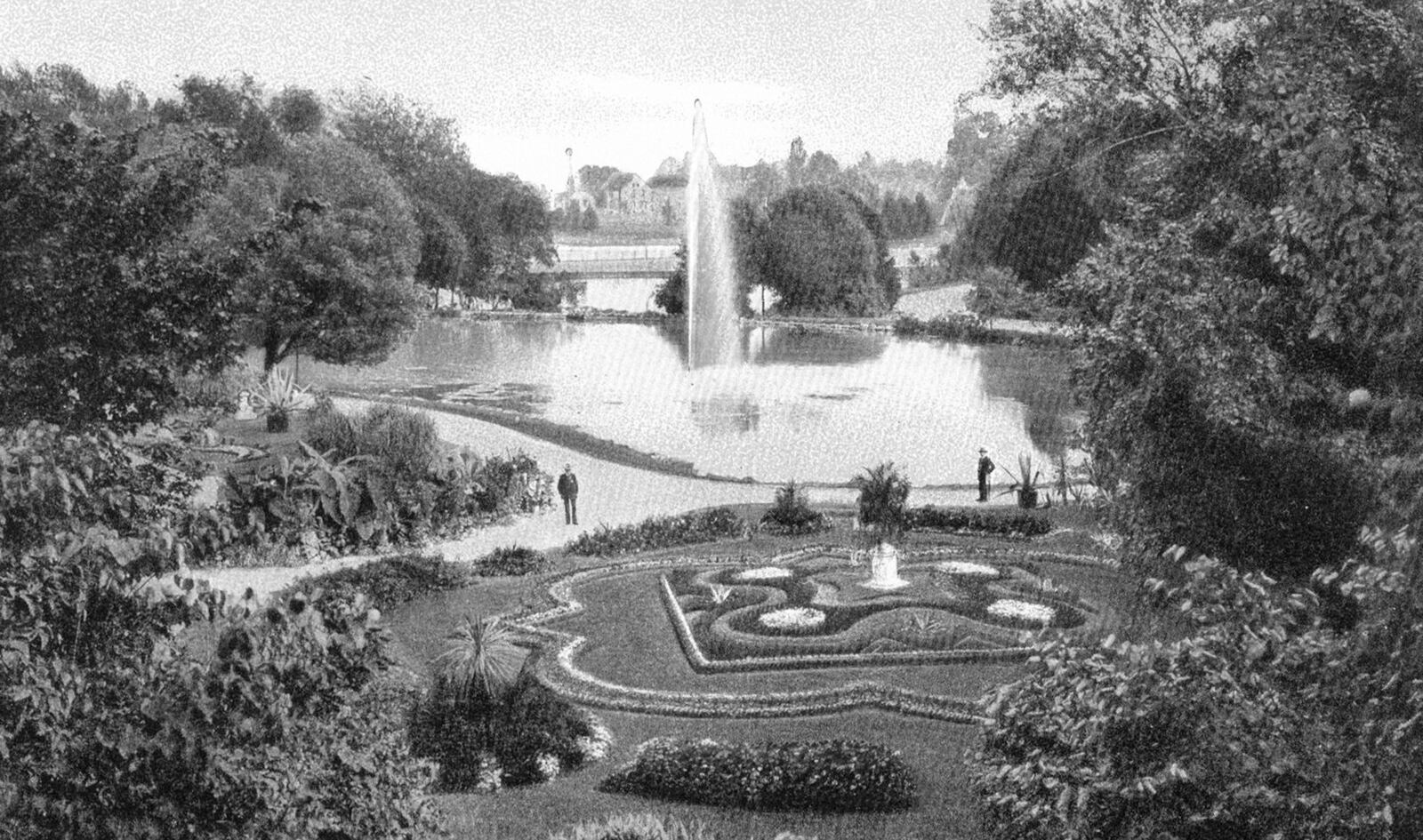 Elegant landscaped gardens, lakes with boat docks and a grotto were part of the grounds of the National Home for Disabled Volunteer Soldiers in Dayton. The site became a tourist attraction for the region drawing over 650,000 visitors during its' peak year in 1910. PHOTO COURTESY OF THE DAYTON VA ARCHIVES