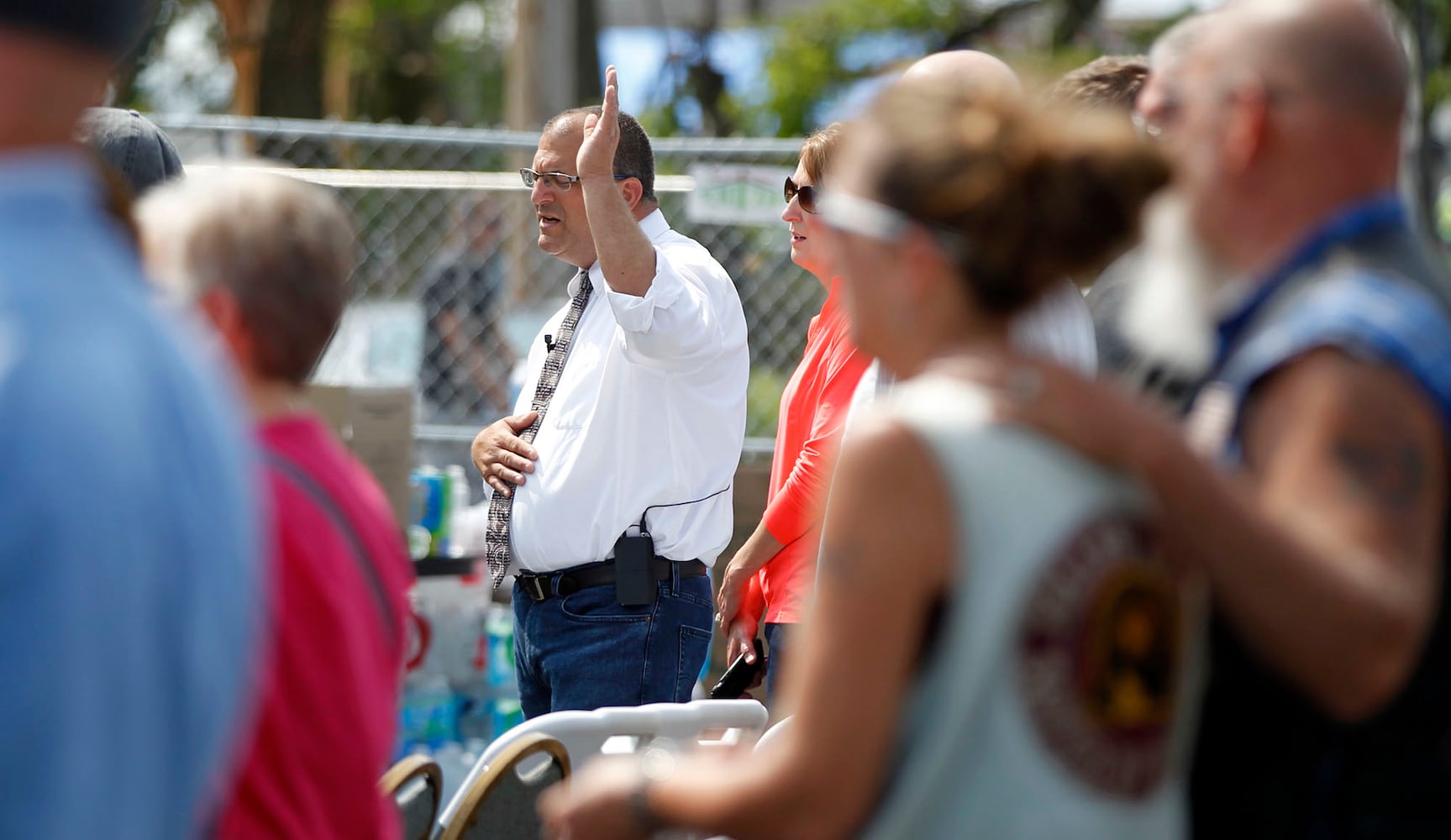 Local church hosts Sunday service outside after tornado