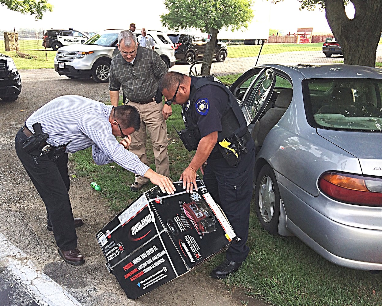 Reports: 2 detained after police pursuit ends in Huber Heights