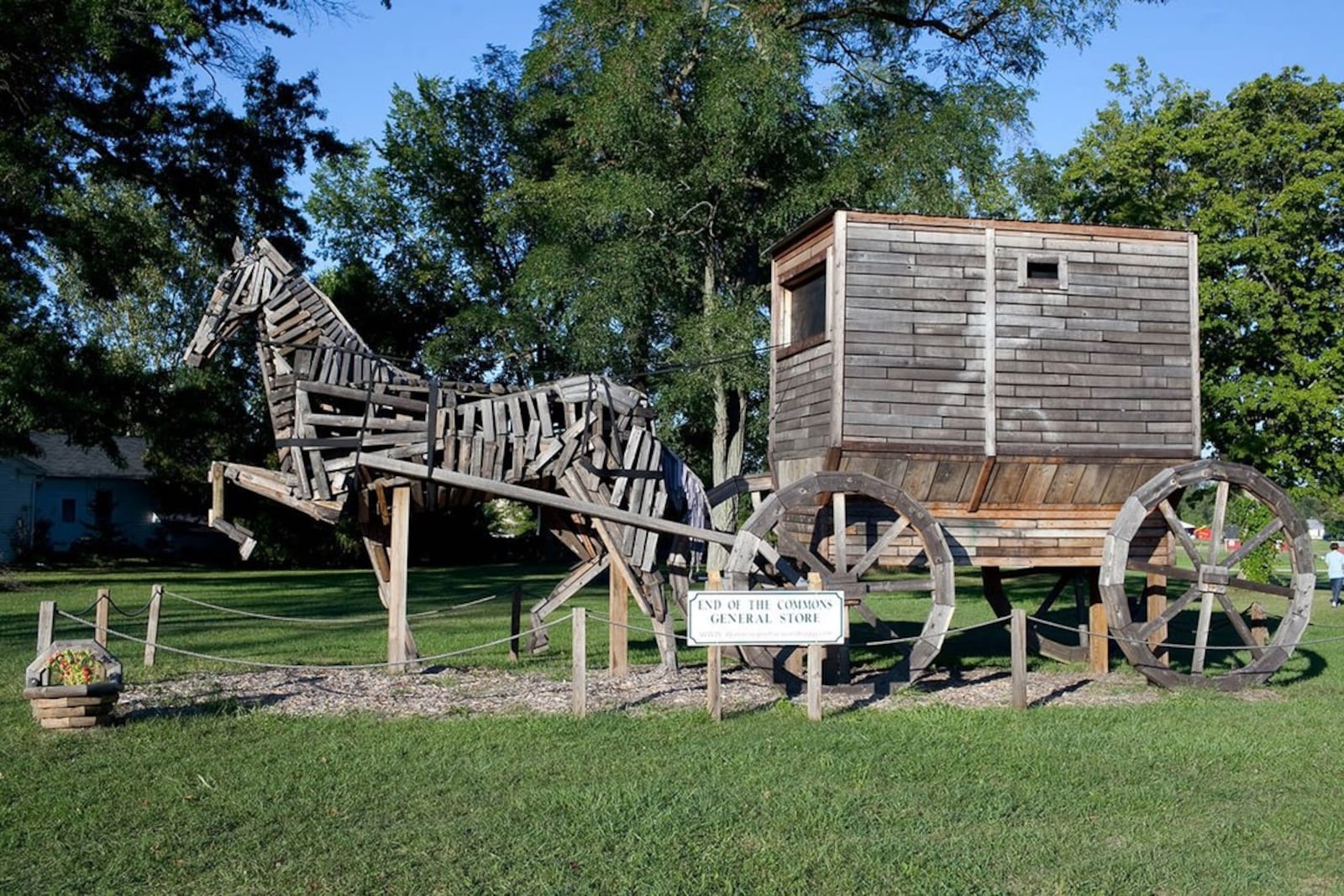 A supersized Amish horse and buggy sculpture found in Mesopotamia, Ohio. (Source: Ohio Outdoor Sculpture)