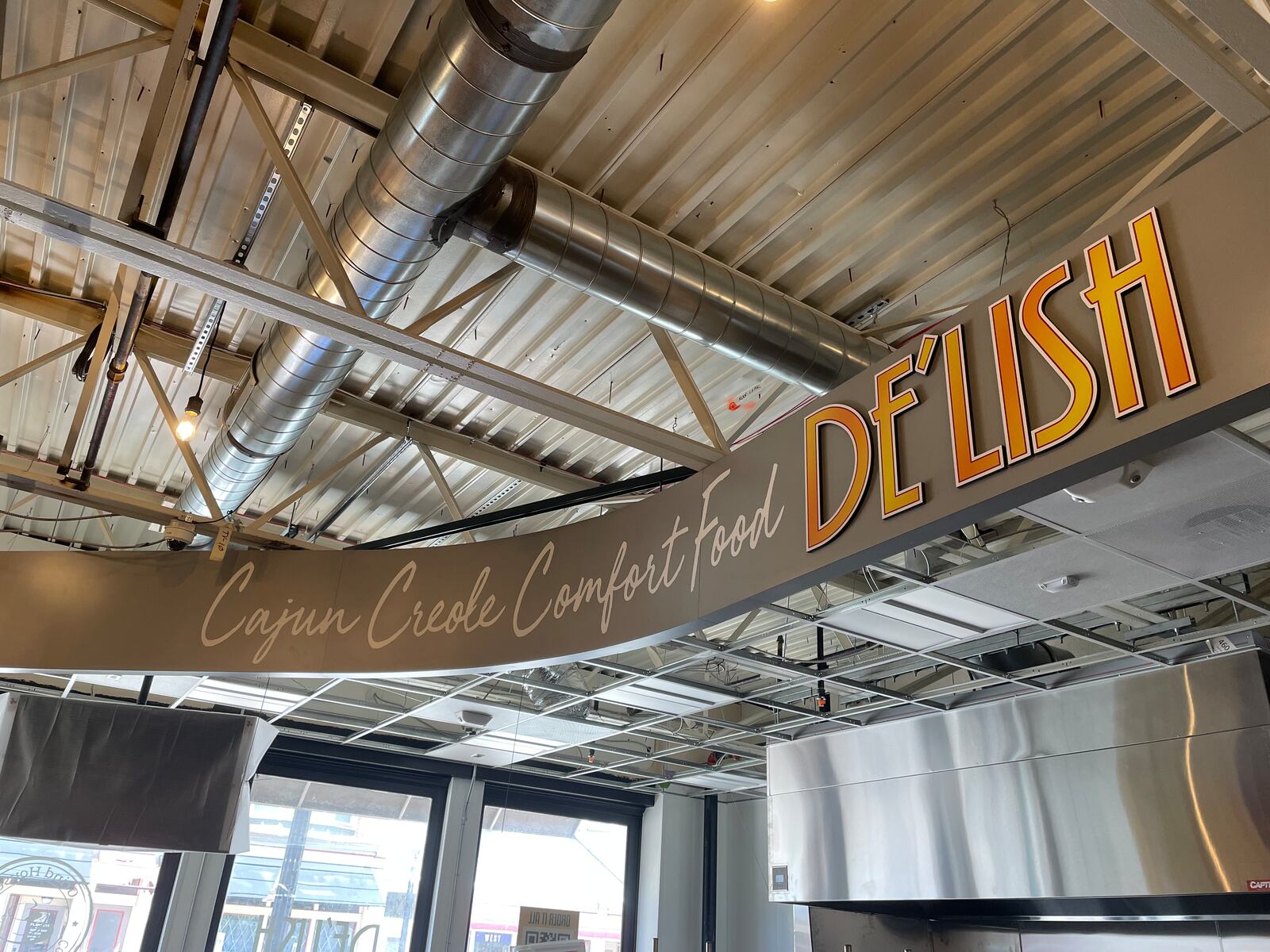 De’Lish, a former downtown Dayton restaurant that was located on N. Main Street in the former space of Gregory’s Piano Bar, is reopening at W. Social Tap & Table.