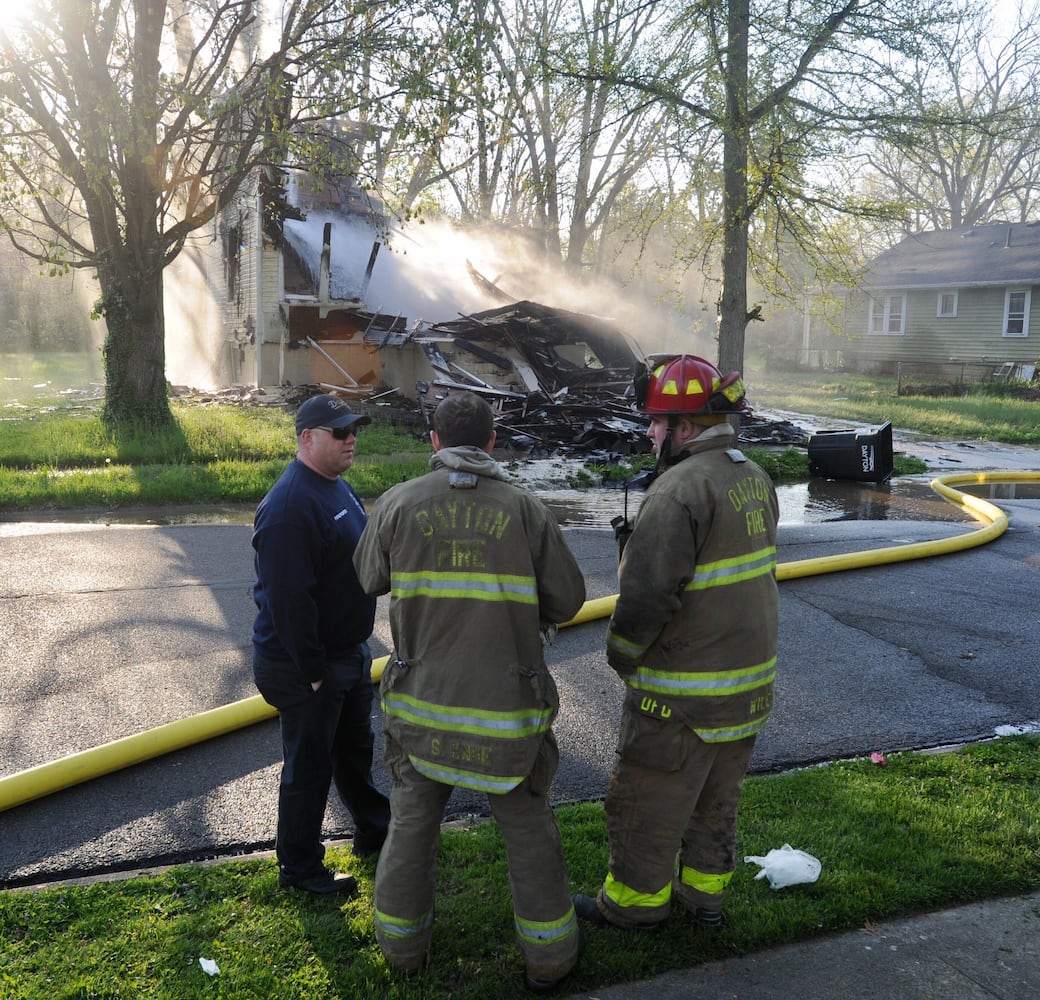 Fire destroys vacant house in Dayton