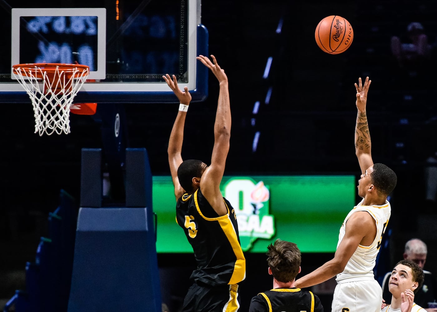 Centerville advances with win over Springfield in D1 Regional basketball semifinal