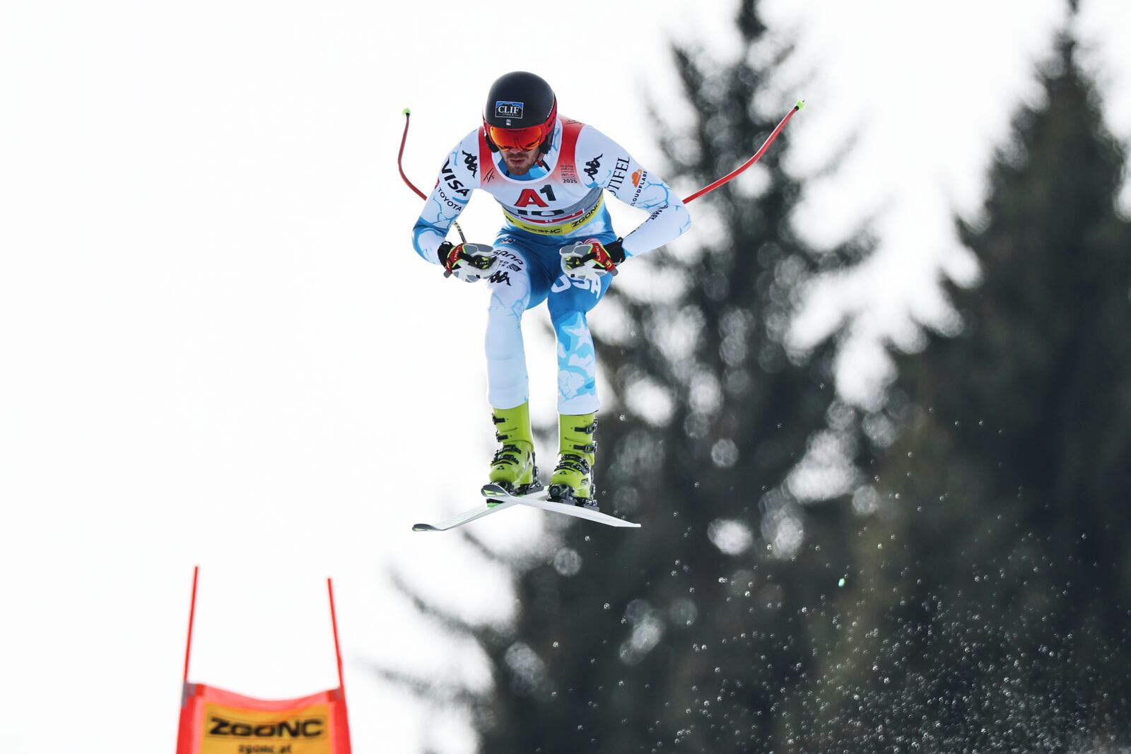 United States' Bryce Bennett speeds down the course during a men's downhill race, at the Alpine Ski World Championships, in Saalbach-Hinterglemm, Austria, Sunday, Feb. 9, 2025. (AP Photo/Marco Trovati)