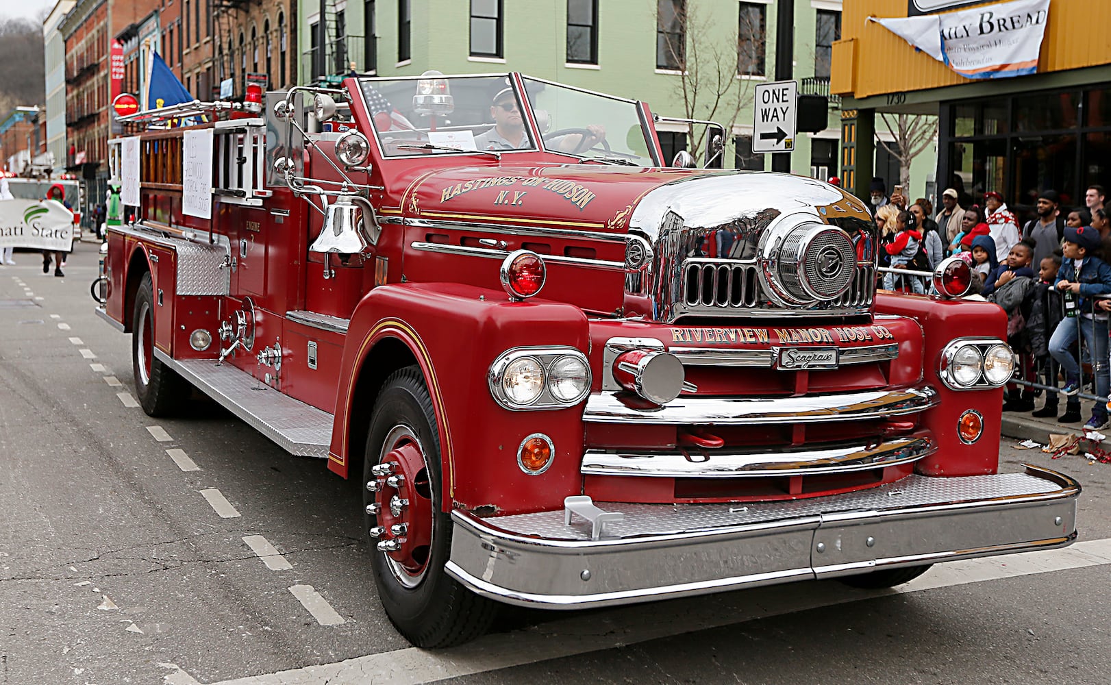 PHOTOS: Cincinnati Reds Opening Day Parade