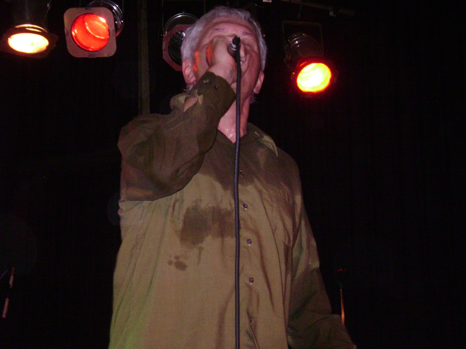 Robert Pollard on stage with Boston Spaceships at Dayton Music Fest at the now defunct Gilly’s in Dayton in 2008. PHOTO BY DON THRASHER