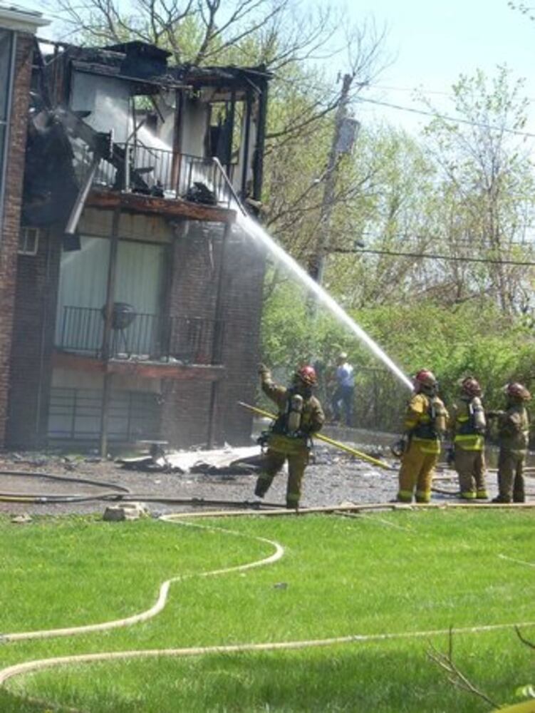 Apartment building fire in Highview Hills