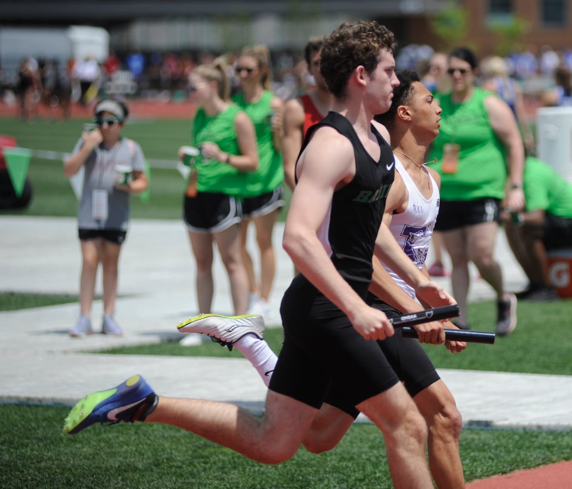 PHOTOS: State track and field, Day 1, D-II running, D-III field