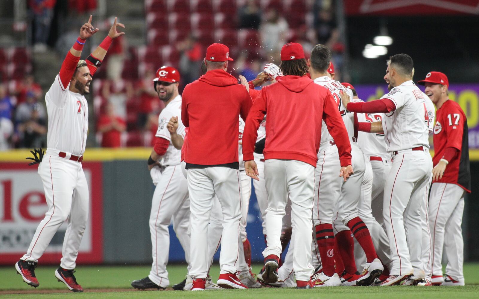 Photos: Reds celebrate Yasiel Puig's walk-off hit