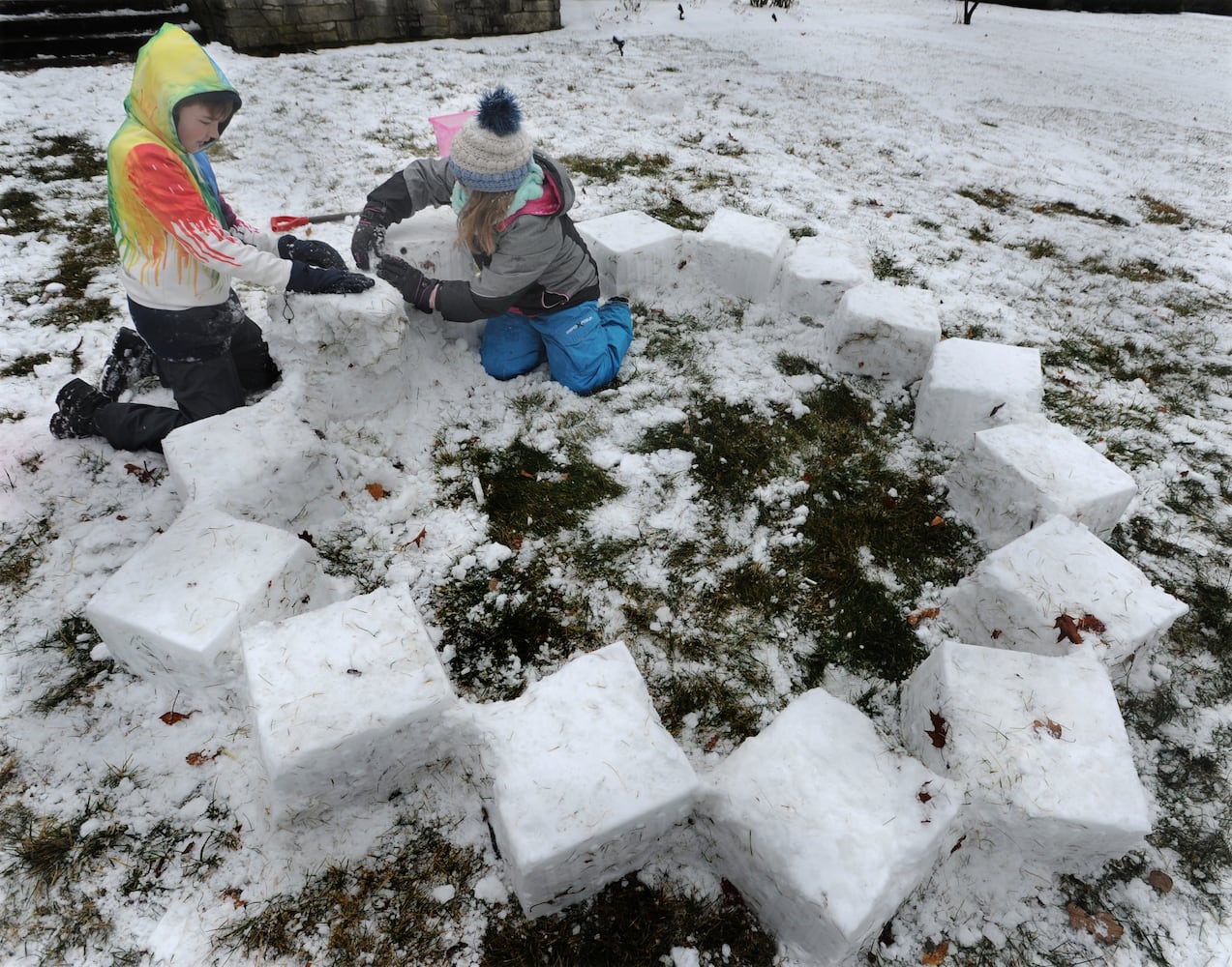 Snowfall blankets the region Monday