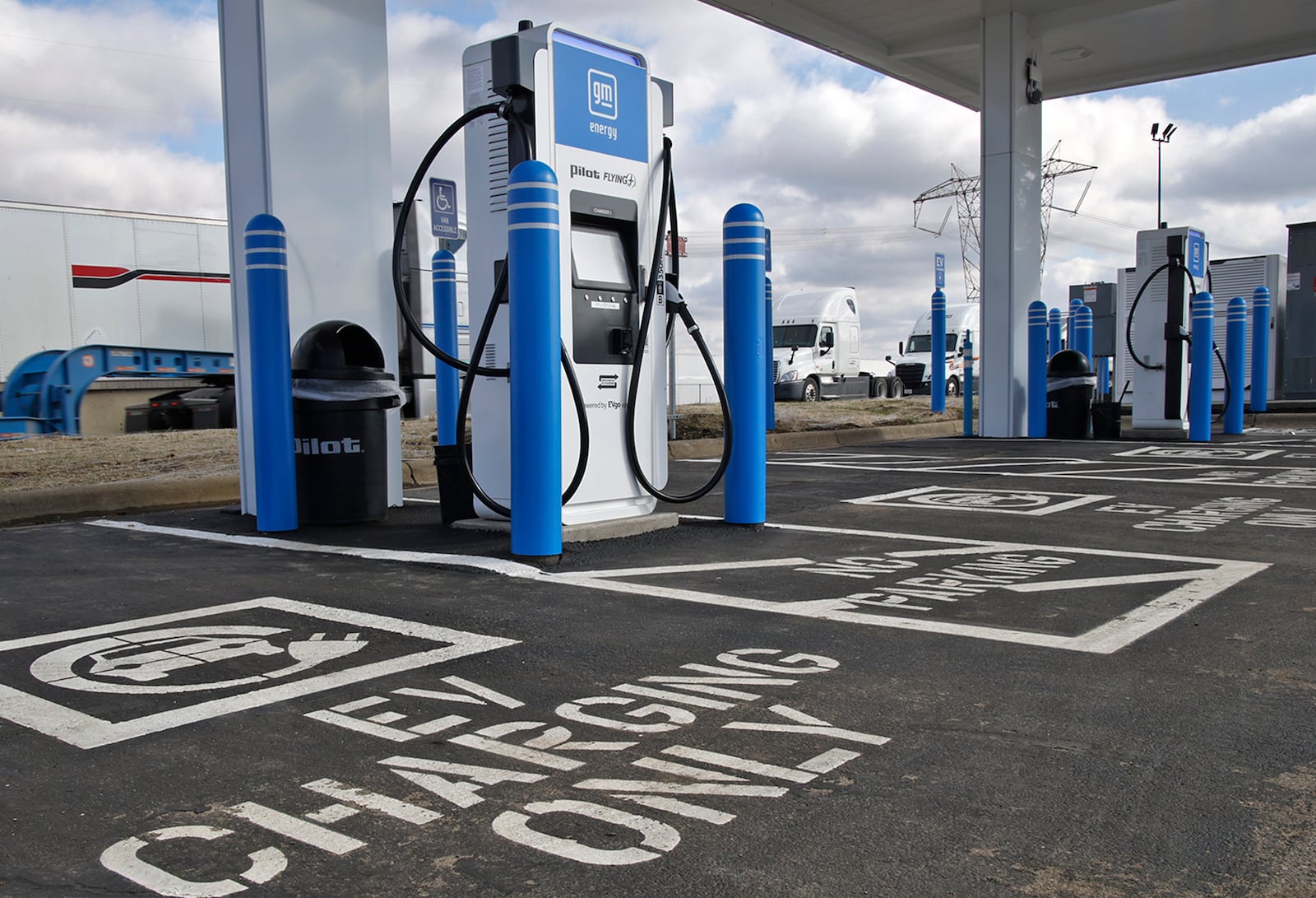 Located at the London Pilot Travel Center along Interstate 70 at U.S. 42, as part of a collaboration with General Motors, the nation’s first NEVI charging station is equipped with fast chargers installed by EVgo and owned by Pilot Travel Centers LLC. Each charging stall is capable of providing up to 350 kW when charging a single vehicle and when multiple vehicles are charging at the same time, each port will receive up to 175 kW. This amount of power is enough to charge most EVs up to 80% in 20-40 minutes, depending on the vehicle’s battery. BILL LACKEY/STAFF