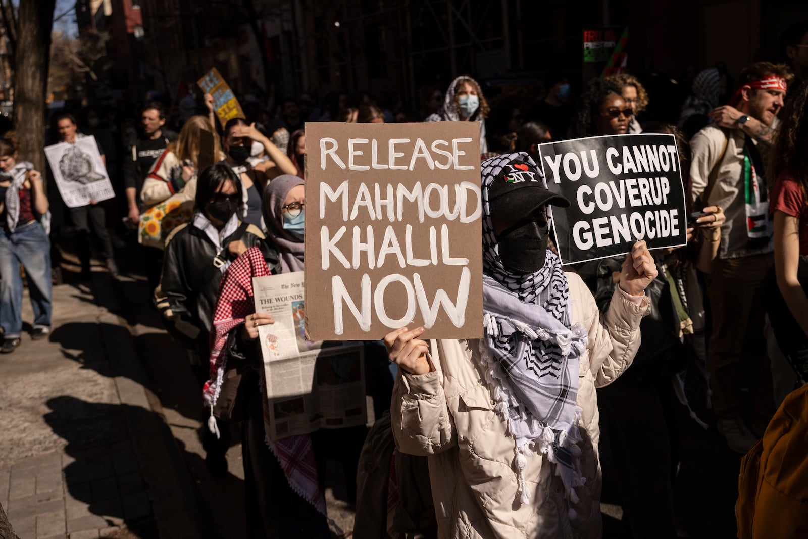 Protesters demonstrate in support of Palestinian activist Mahmoud Khalil at Washington Square Park, Tuesday, March 11, 2025, in New York. (AP Photo/Yuki Iwamura)