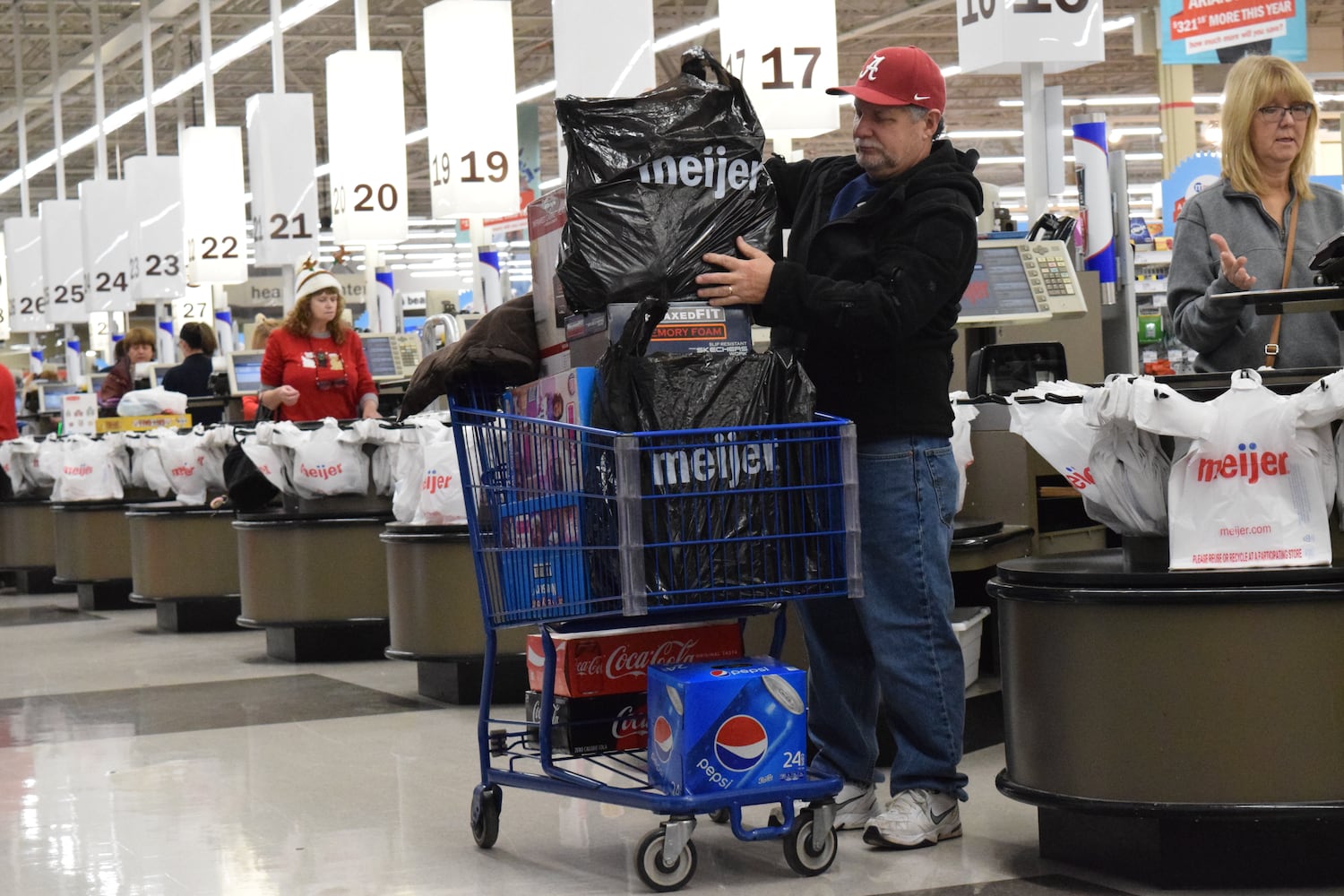 PHOTOS: Here's what local Meijer stores looked like Thanksgiving morning