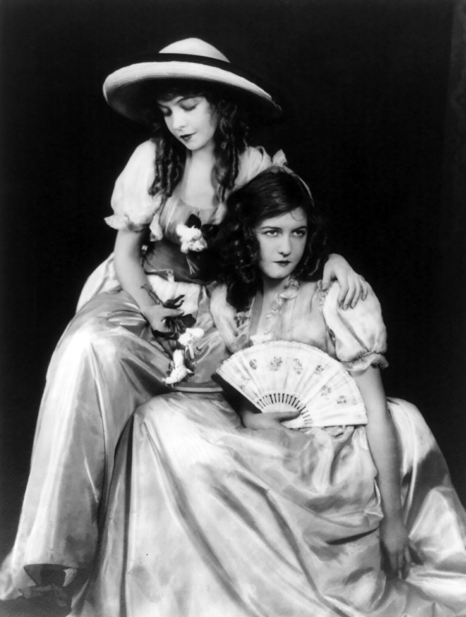 Lillian and Dorothy Gish, sisters who came to fame on the silver screen, had their roots in the Miami Valley. LIBRARY OF CONGRESS