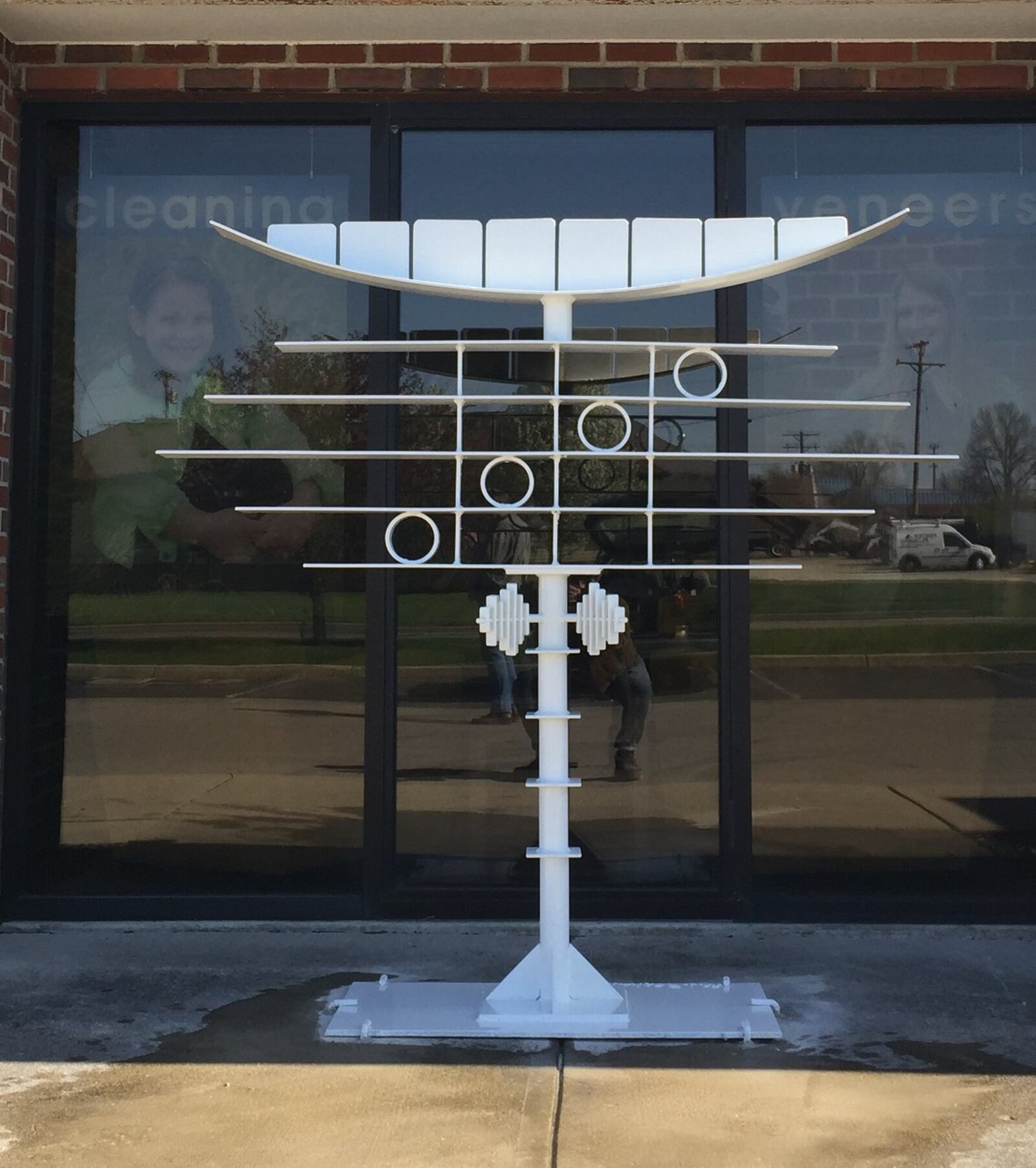 Michael Bashaw recently completed this outdoor sculpture for the Cadence Dental office. CONTRIBUTED