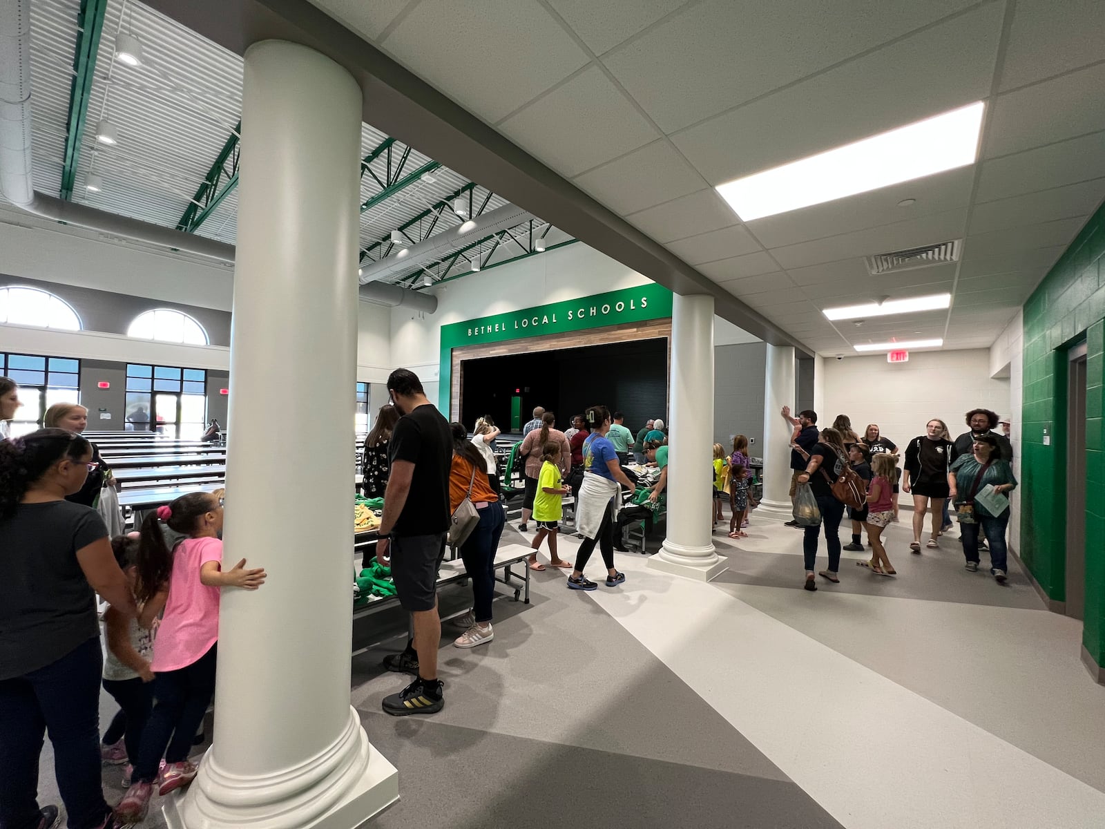 Bethel Elementary School students and families grabbed new t-shirts while touring the newly built facility in August 2023. AIMEE HANCOCK/STAFF