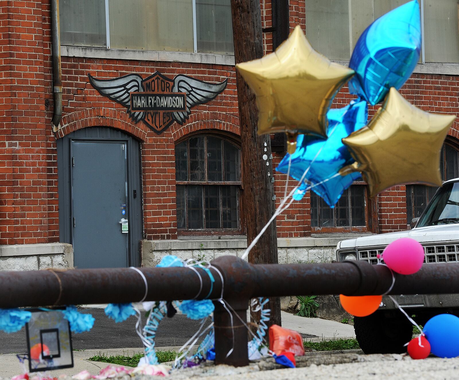 A makeshift memorial is set up across the street from the Davis-Linden Building in honor of Randy Allen. Allen was shot and killed Saturday June 17, 2023. MARSHALL GORBY\STAFF