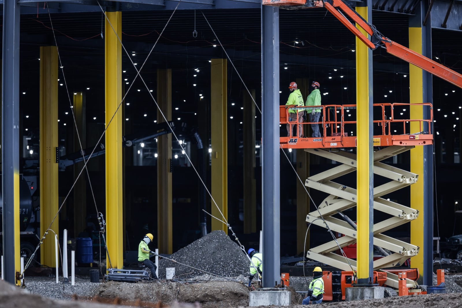 Construction on the 630,000 square feet Amazon fulfillment center continues Wednesday Dec. 29 2021. The fulfillment center is located on Union Airpark Blvd. and is expected to employ 1,500. JIM NOELKER/STAFF