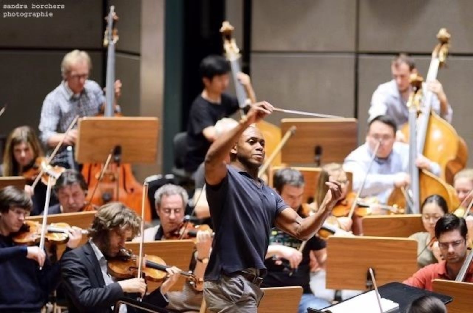 A graduate of the University of Cincinnati College-Conservatory of Music and the Peabody Conservatory, Kazem Abdullah has programmed and conducted a wide range of symphonic music and opera in renowned venues around the world. PHOTO BY SANDRA BORCHERS