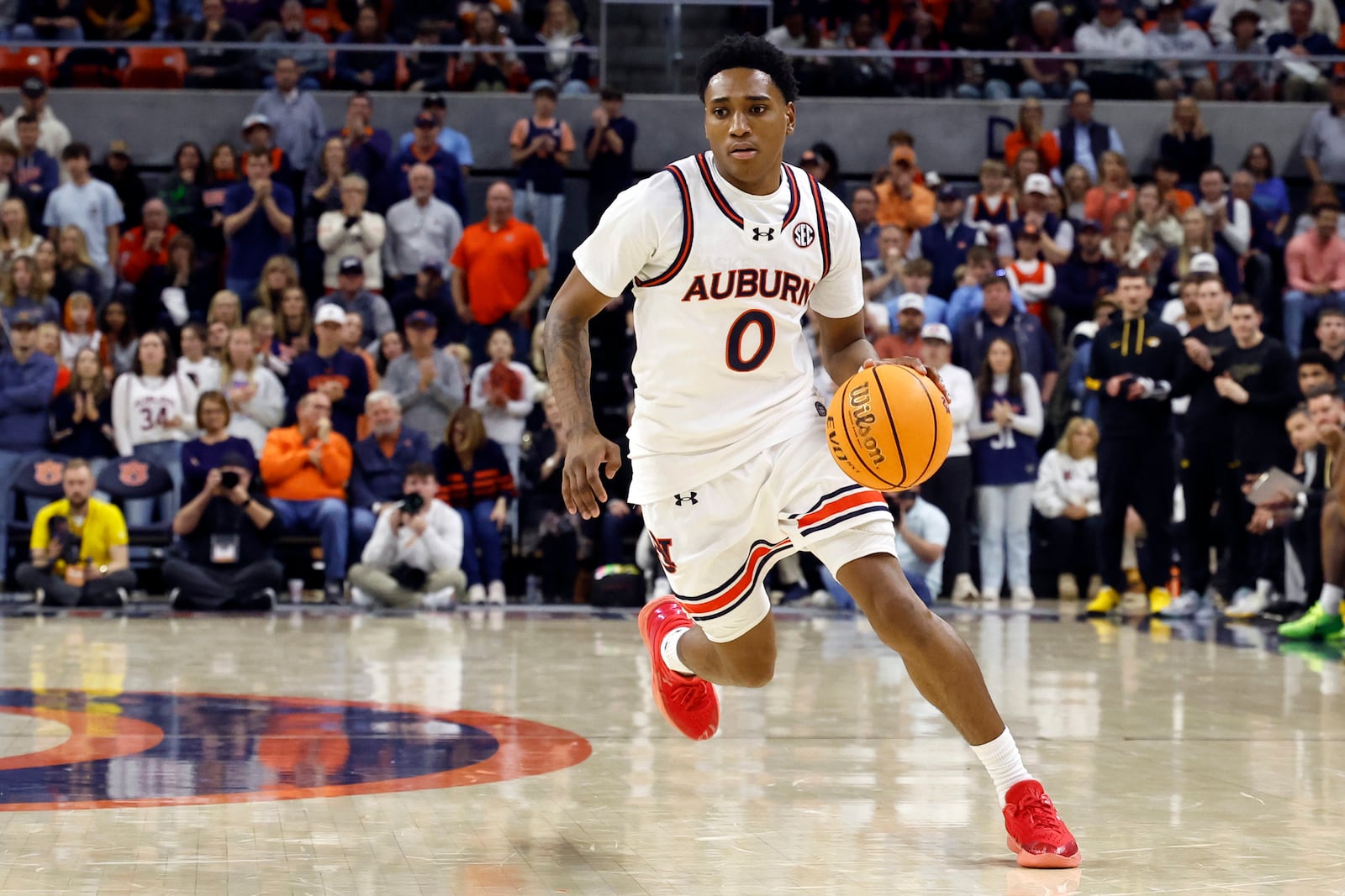 Auburn guard Tahaad Pettiford brings the ball downcourt during the second half of an NCAA college basketball game against Missouri, Saturday, Jan. 4, 2025, in Auburn, Ala. (AP Photo/Butch Dill)