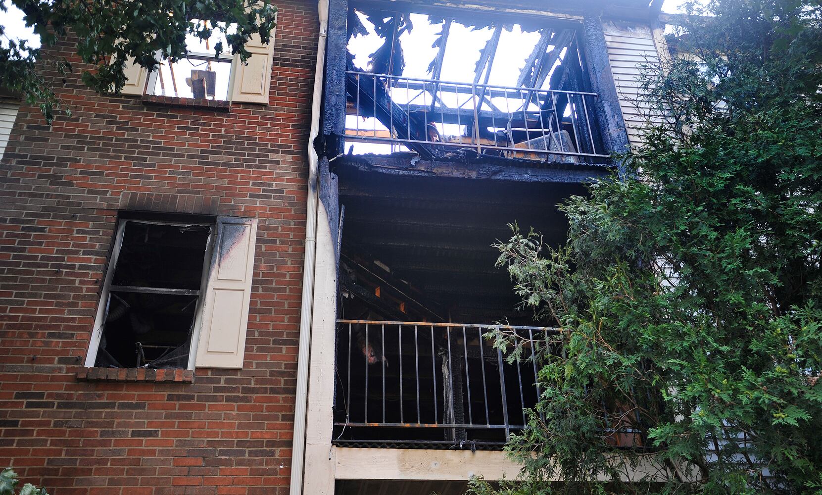 PHOTOS: West Carrollton apartment fire displaces residents