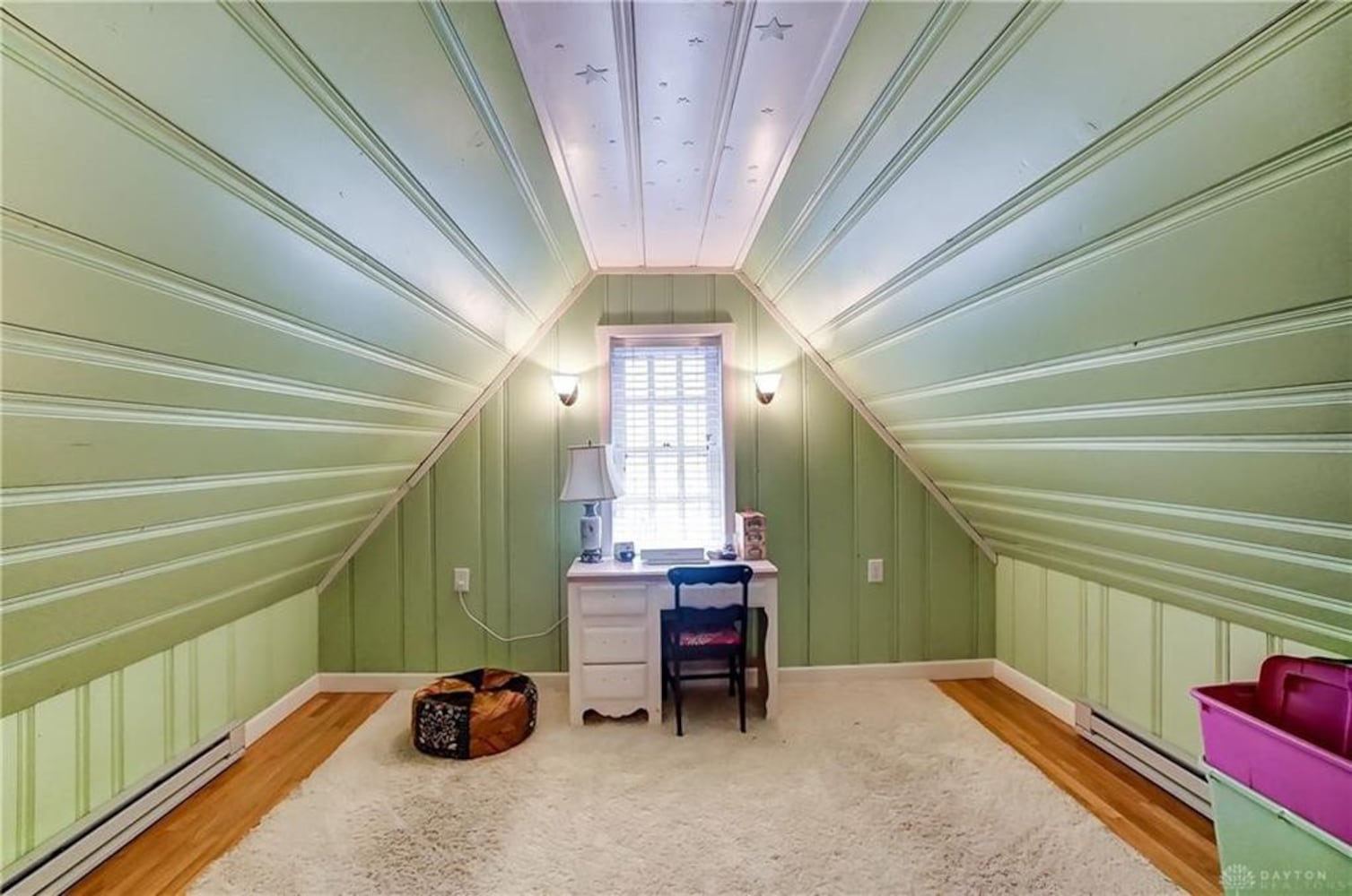 PHOTOS: $1M Oakwood manor on the market