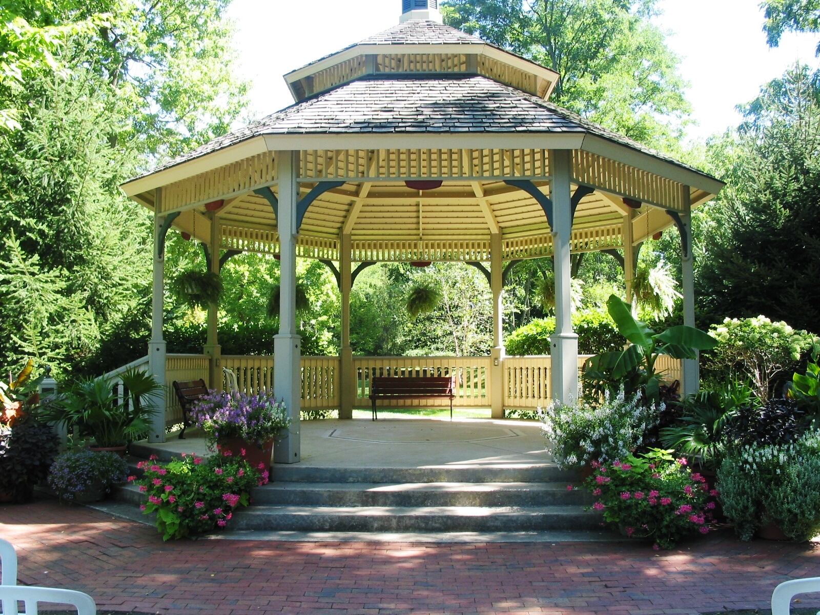 Benham's Grove outdoor gazebo space where ceremonies are held.