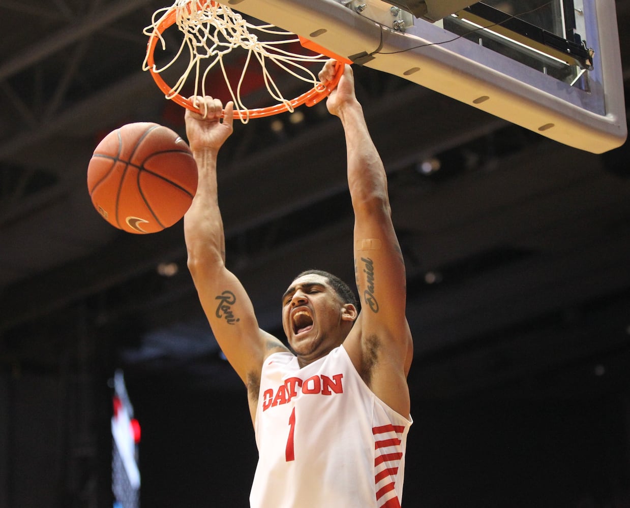 Dayton Flyers: 30 photos for a 30-point victory