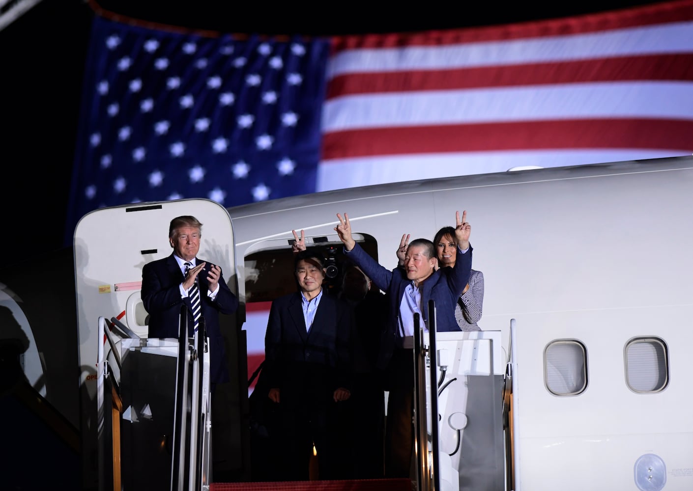 Trump welcomes 3 Americans detained in North Korea back to U.S.