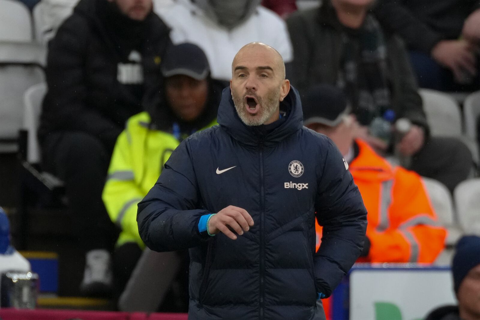 Chelsea's head coach Enzo Maresca reacts during the English Premier League soccer match between Leicester City and Chelsea at King Power stadium in Leicester, England, Saturday, Nov. 23, 2024. (AP Photo/Dave Shopland)