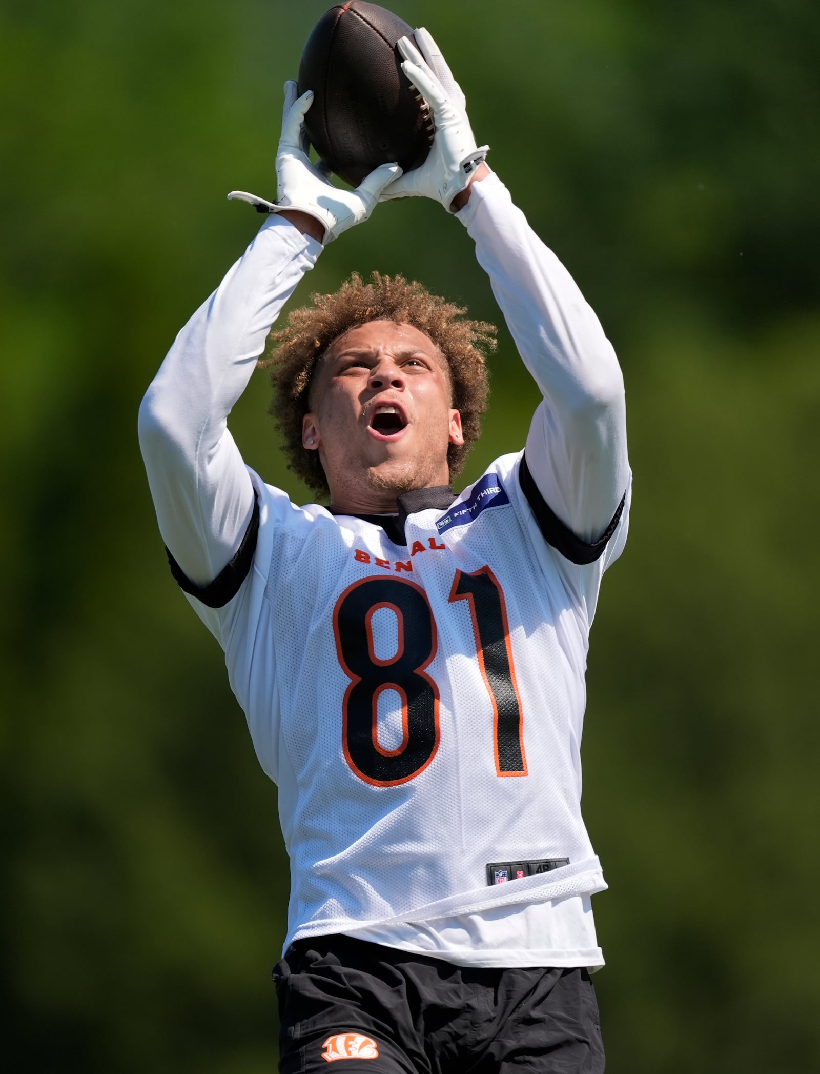 Cincinnati Bengals wide receiver Jermaine Burton catches a pass during the NFL football practice on Tuesday, May 21, 2024, in Cincinnati. (AP Photo/Carolyn Kaster)