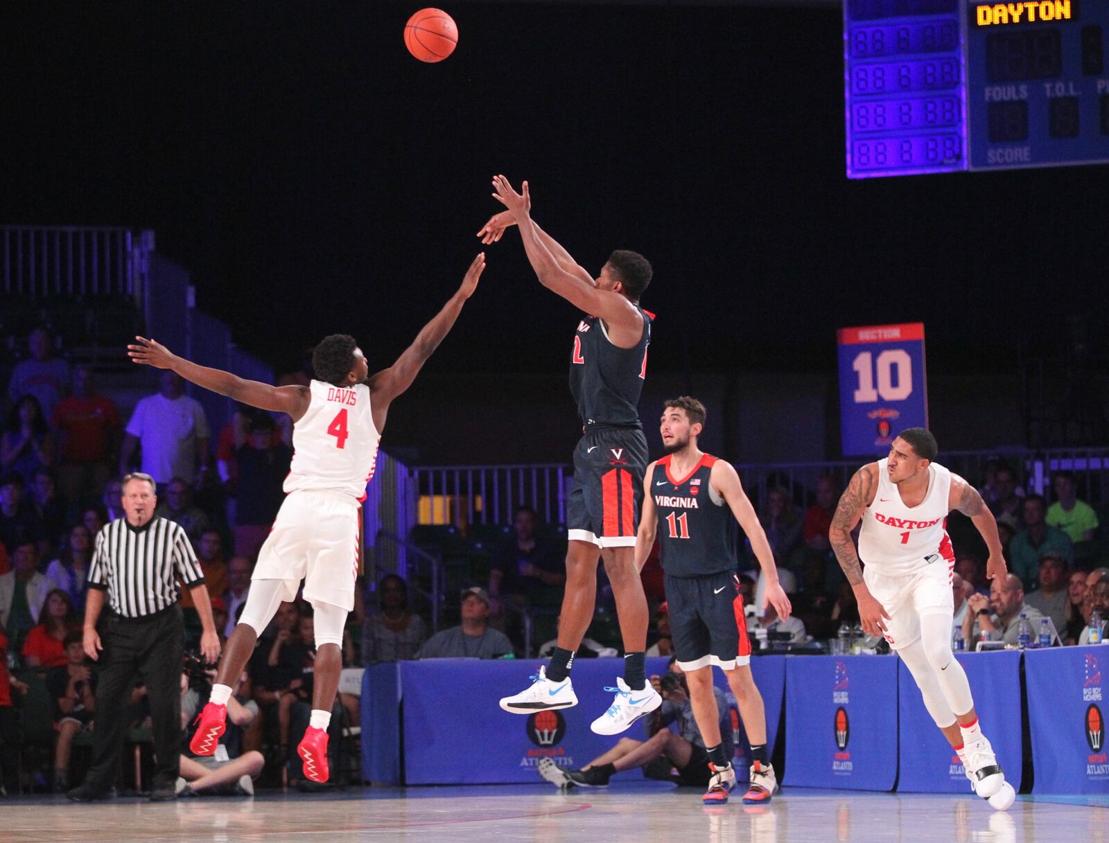 Virginia’s De’Andre Hunter makes a 3-pointer in the final minute against Dayton on Thursday, Nov. 22, 2018, at Imperial Gym on Paradise Island, Bahamas.