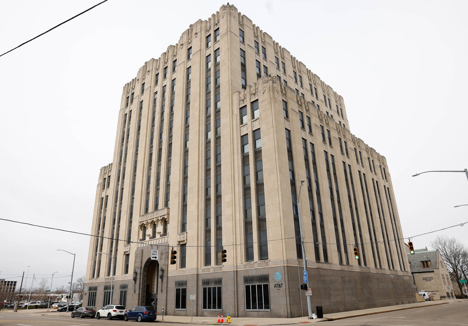 A view of the Second Street tower on Friday. AT&T has sold the art deco-styled building at 205 W. 2nd Street to a private investment group for $15 million. BRYANT BILLING / STAFF