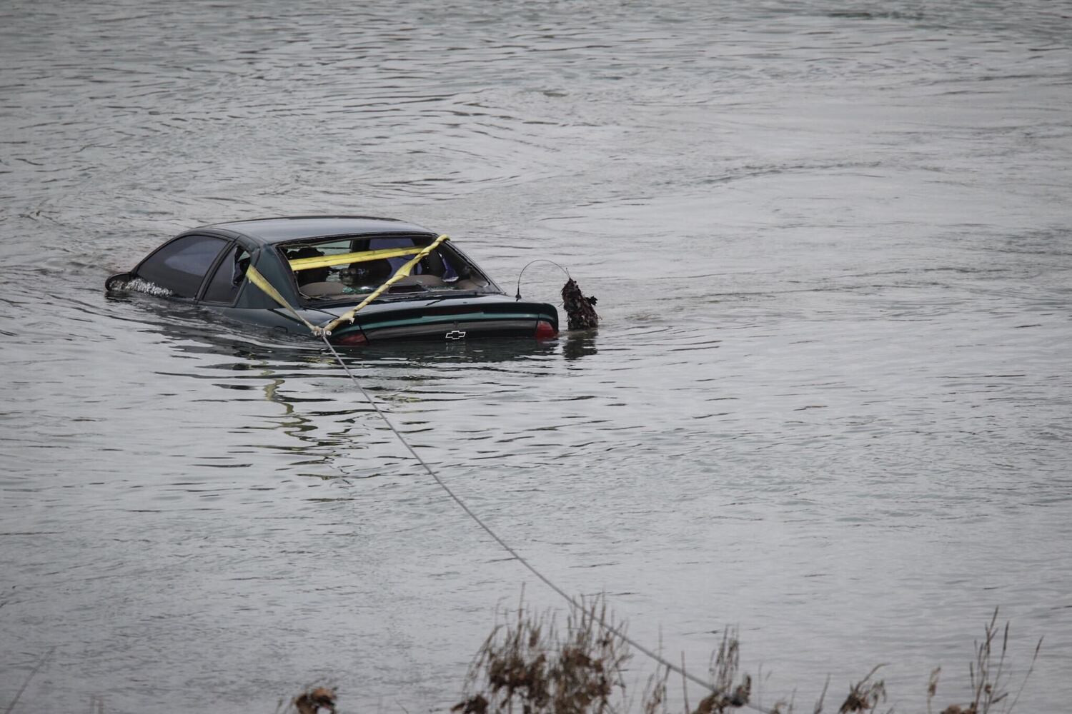 Vehicle pulled from Great Miami River in Dayton