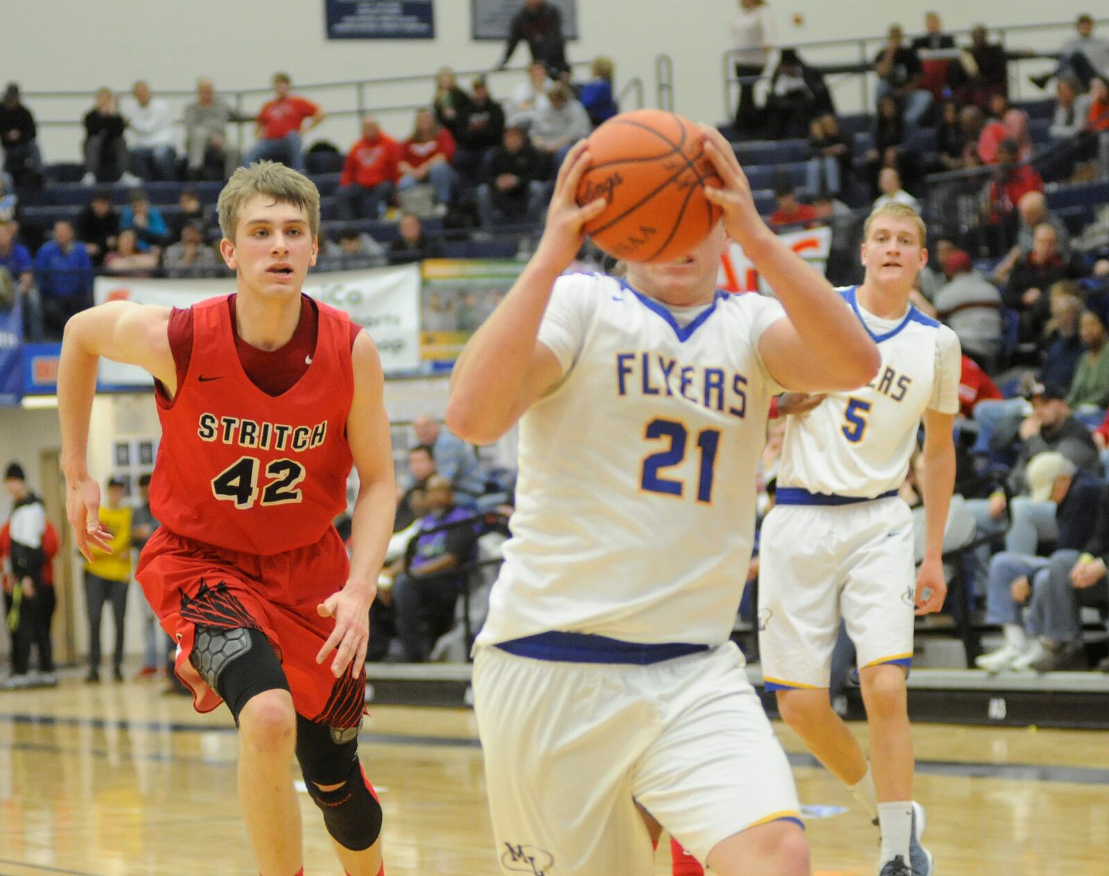 Sam Huelsman of Marion Local beats the defense. MARC PENDLETON / STAFF