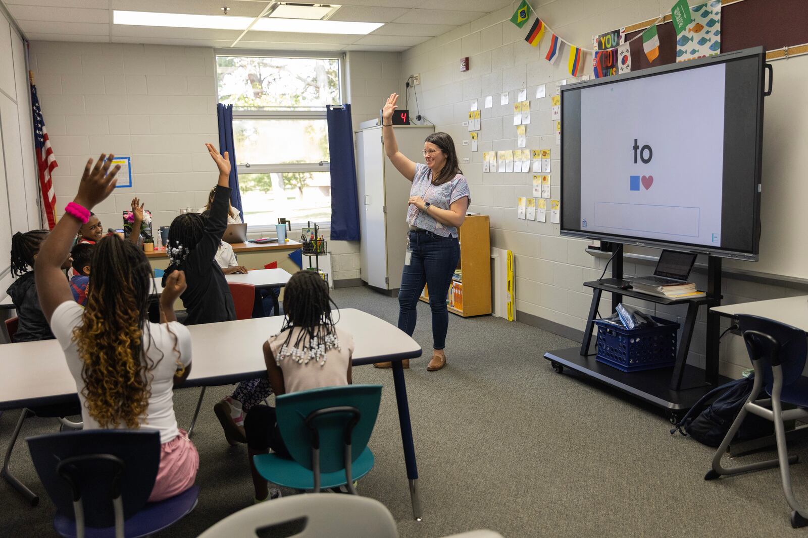 
                        Students take a class in English as a second language, at Fulton Elementary School in Springfield, Ohio, Aug. 27, 2024. Jobs attracted thousands of Haitians to this southwestern Ohio town, but then an immigrant driver became involved in a fatal school bus crash that became magnified when JD Vance, the Republican vice-presidential nominee, entered the fray. (Maddie McGarvey/The New York Times)
                      