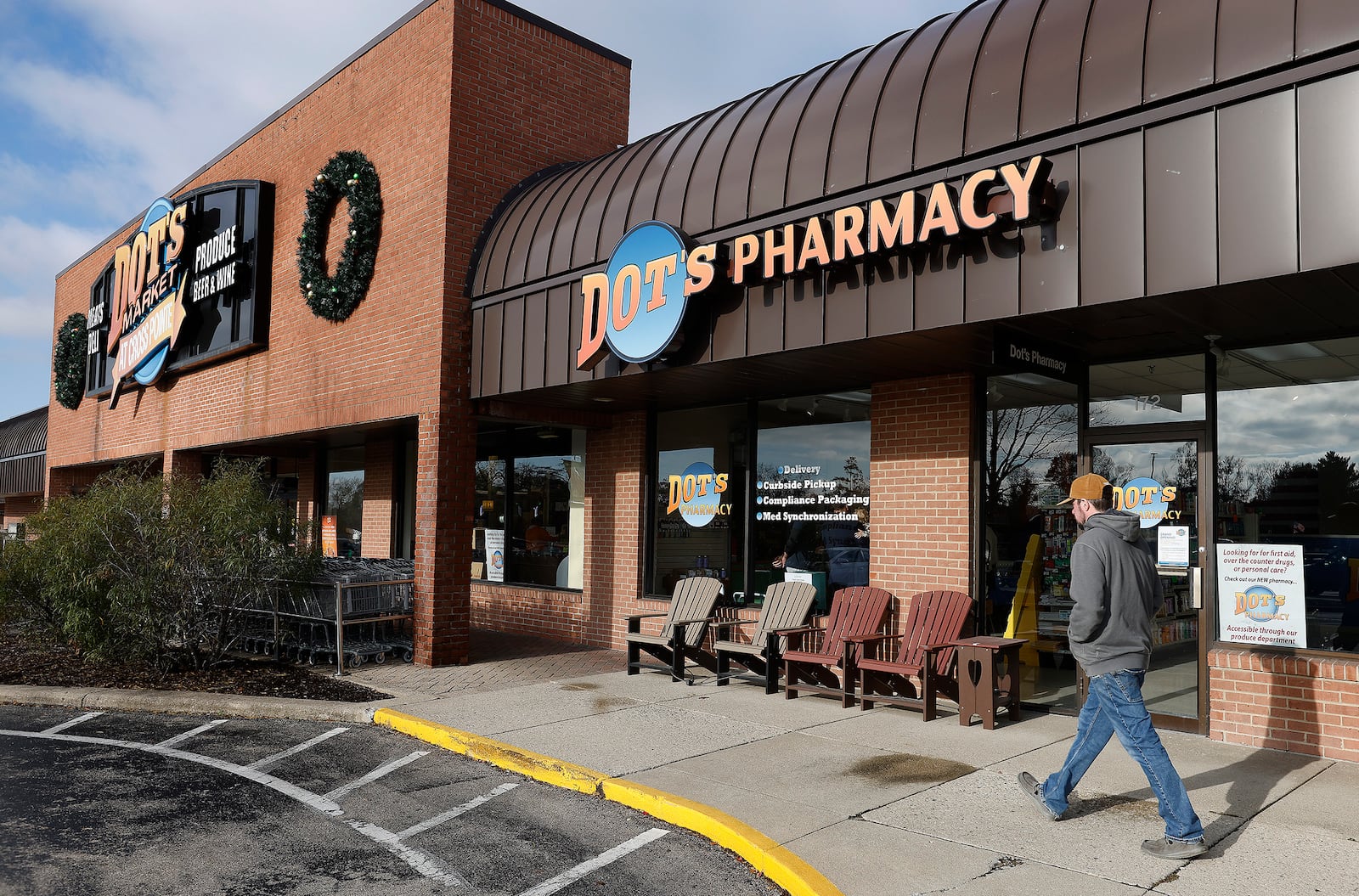 Dot's Pharmacy in Centerville held it's ribbon-cutting ceremony Tuesday, Nov. 26, 2024. The pharmacy is located next to the Dot's Market at 101 E. Alex Bell Road. MARSHALL GORBY\STAFF