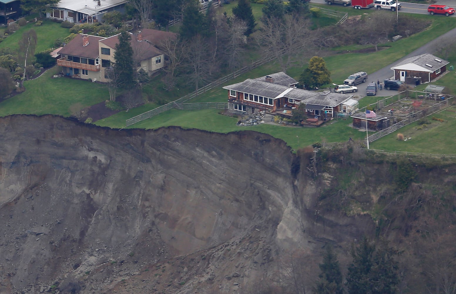 Homes threatened in Washington state