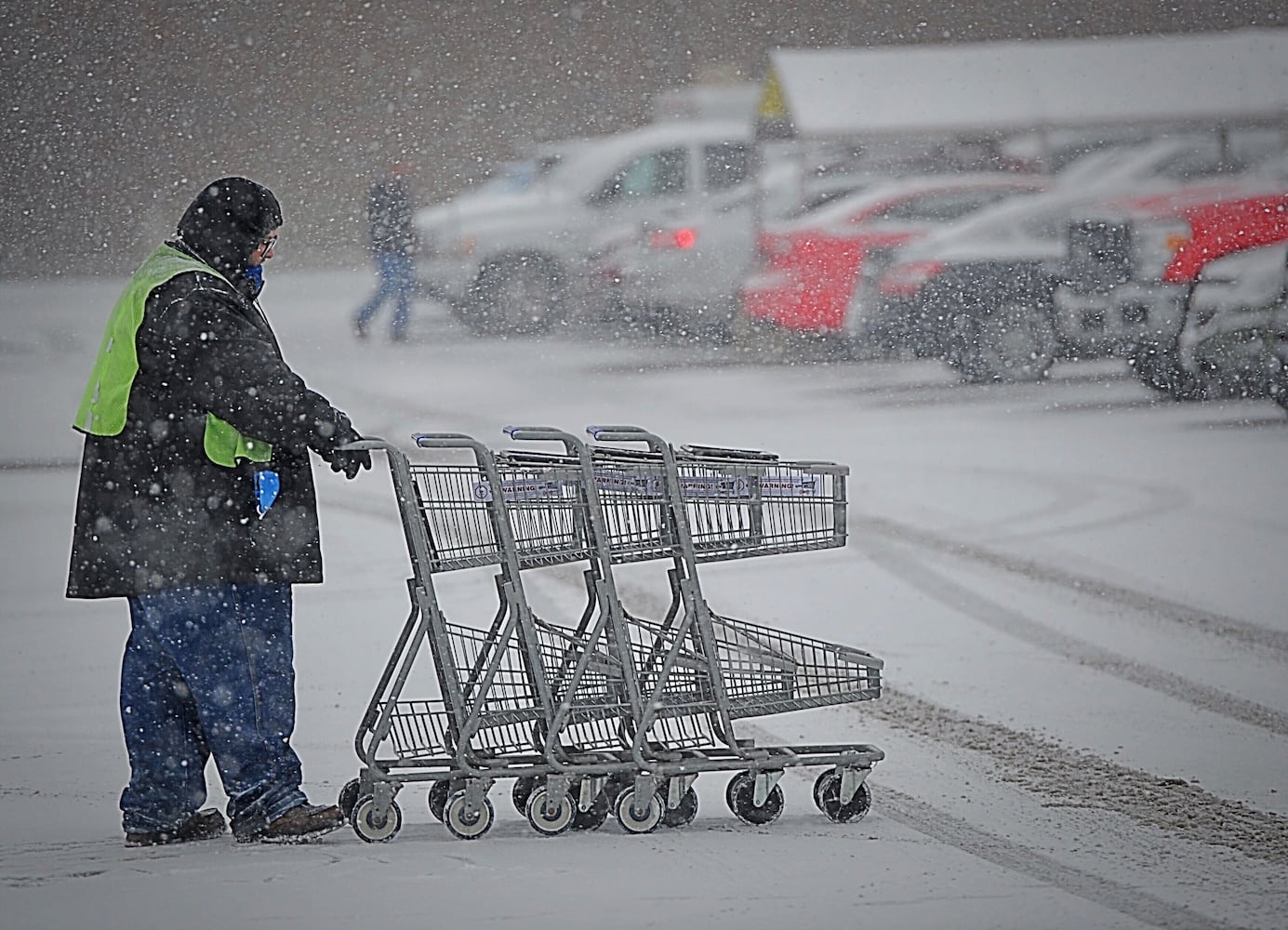 PHOTOS: Snow returns; brutally cold temperature ahead