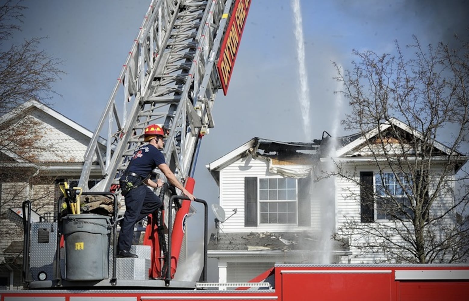 Dayton Fire department battles 2 house fires on Trieschman  Ave.